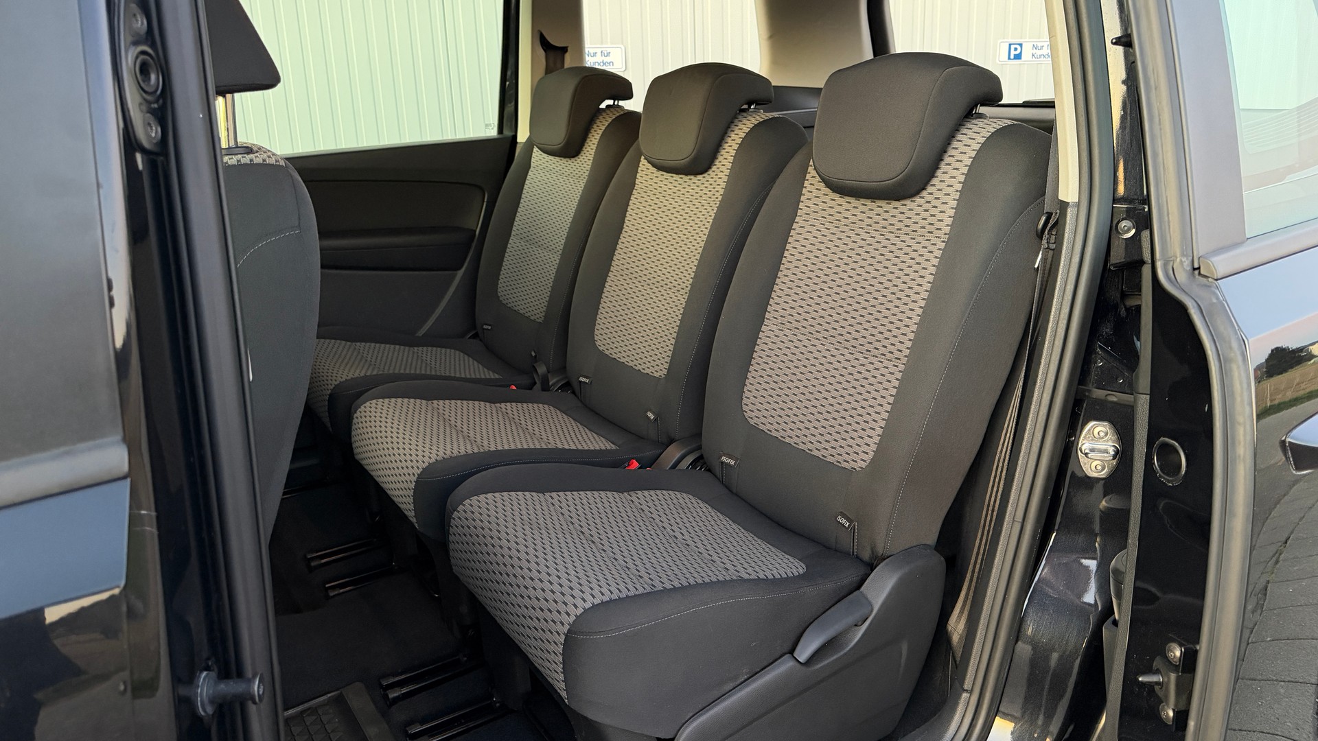 VW Sharan 2.0 TDI BlueMotion Technology Trendline DSG-image-25