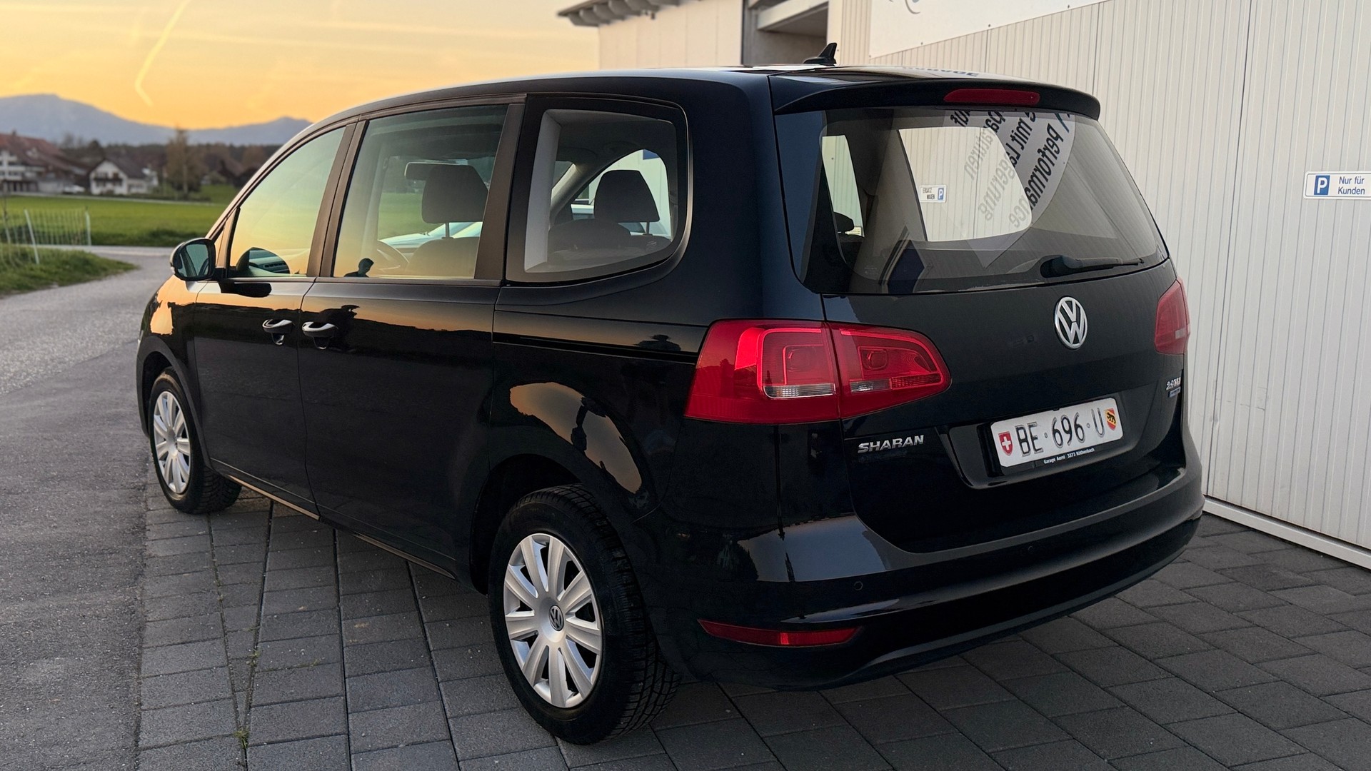 VW Sharan 2.0 TDI BlueMotion Technology Trendline DSG-image-4