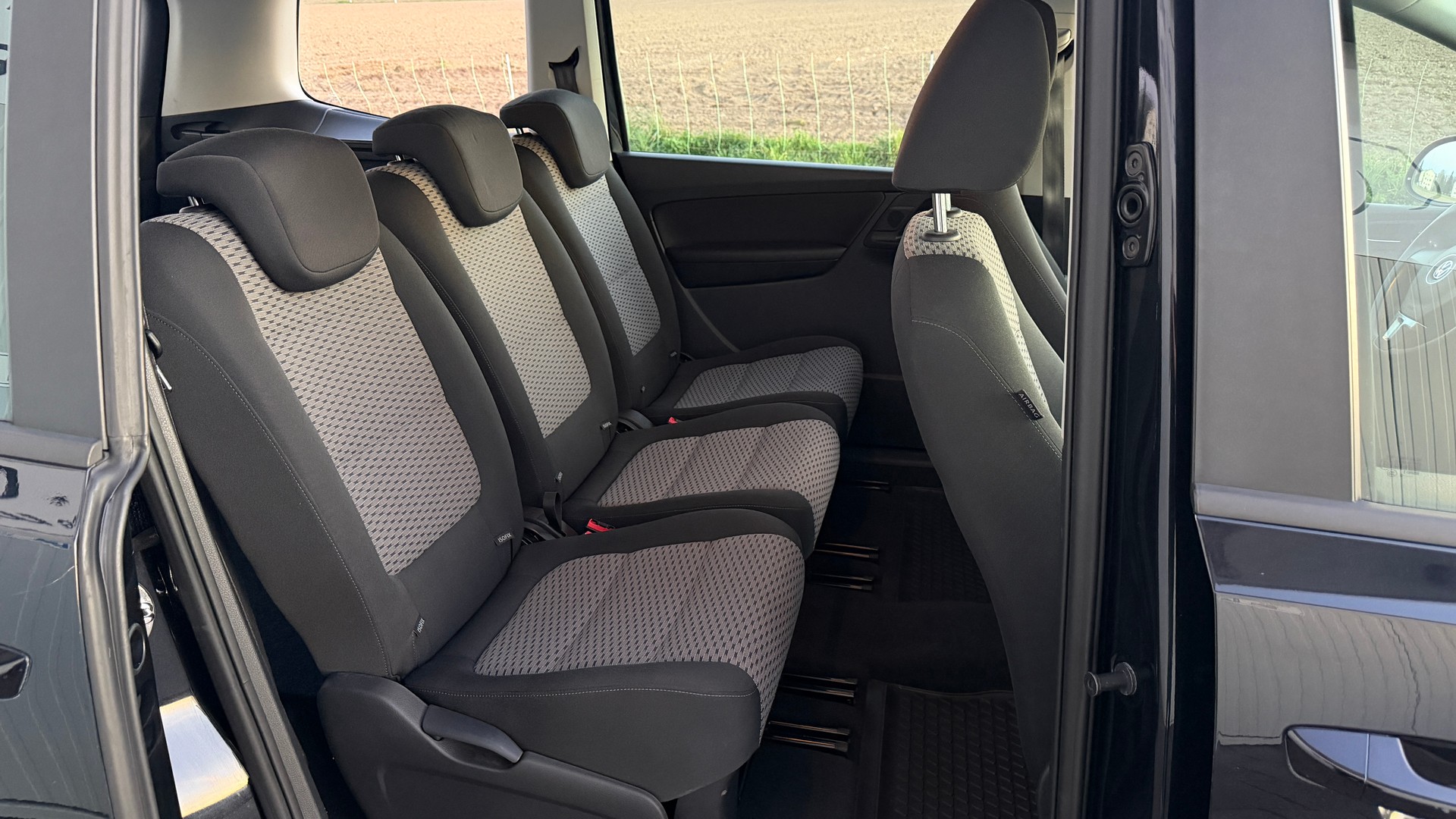 VW Sharan 2.0 TDI BlueMotion Technology Trendline DSG-image-23
