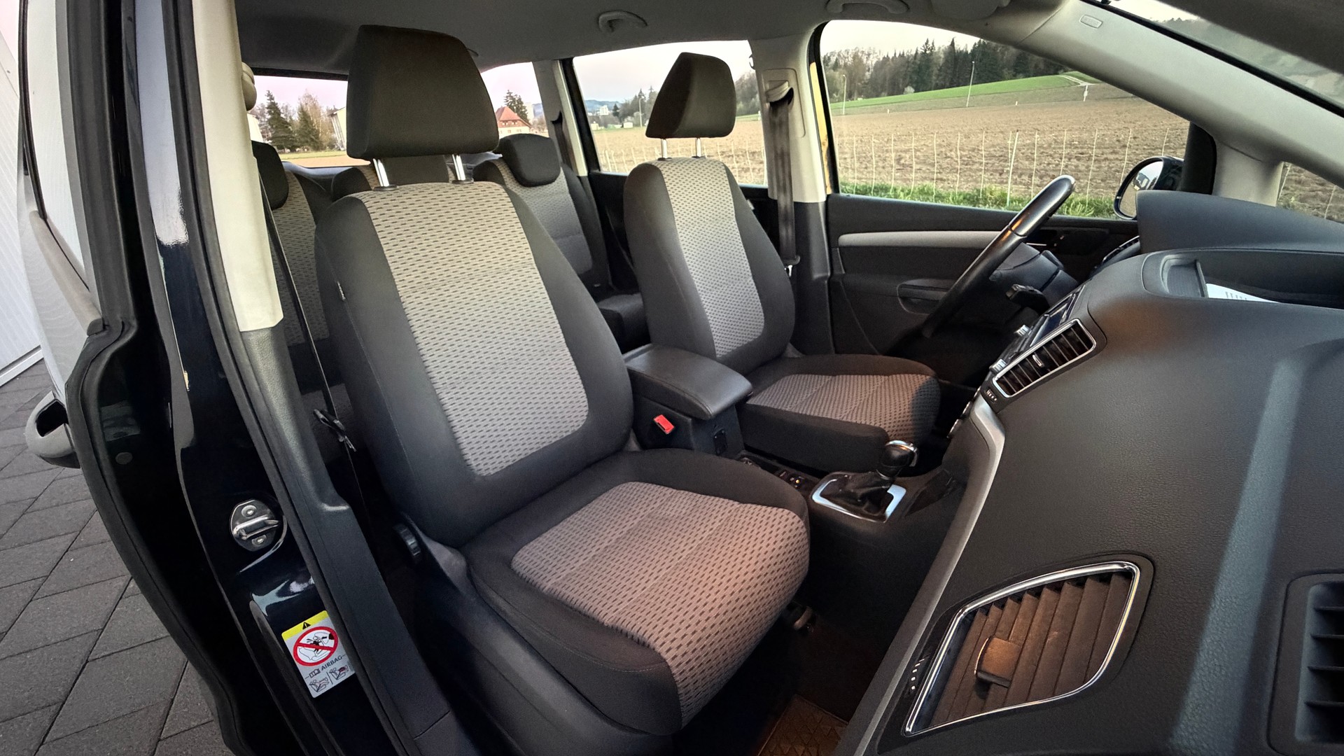 VW Sharan 2.0 TDI BlueMotion Technology Trendline DSG-image-18