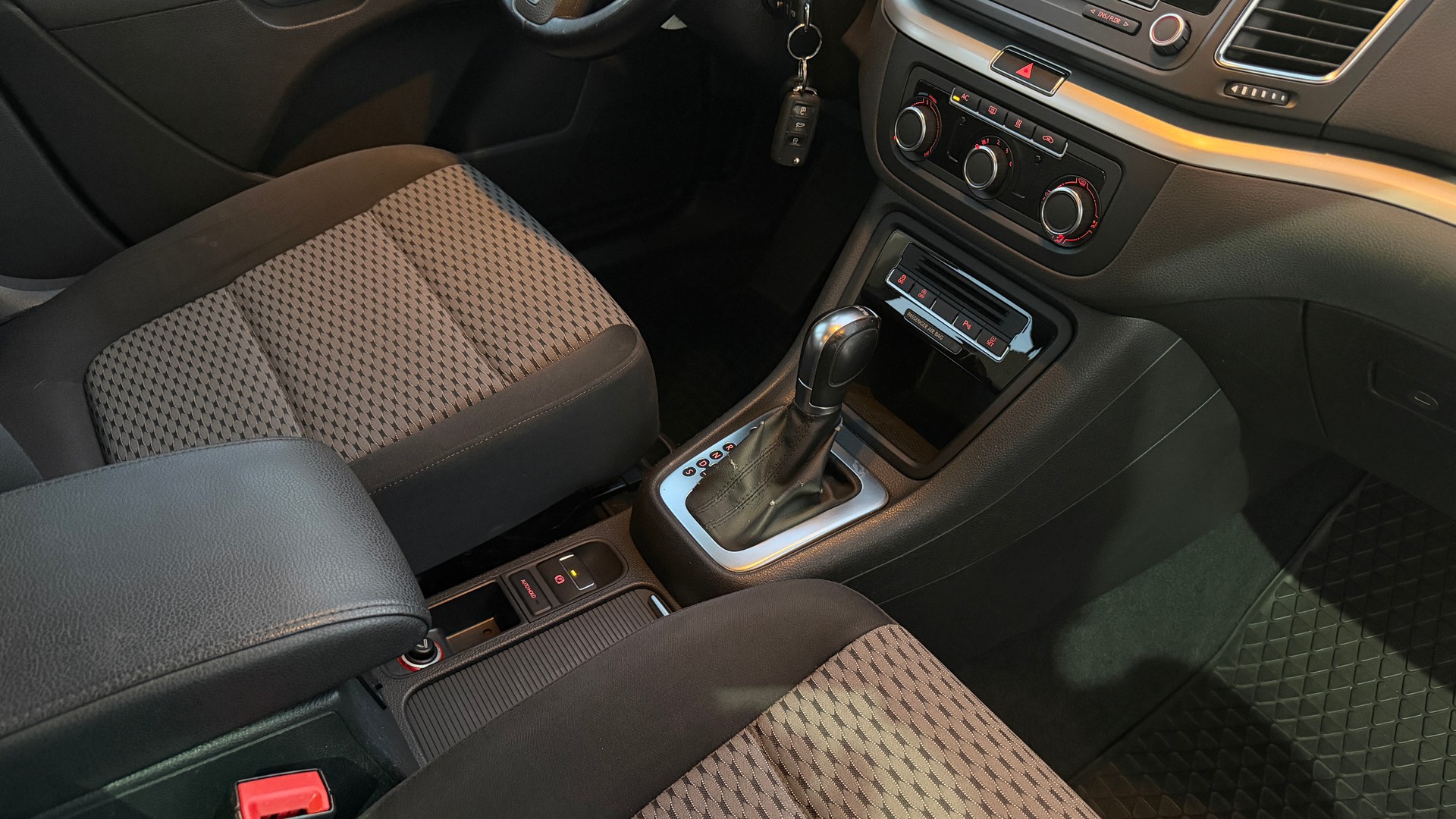 VW Sharan 2.0 TDI BlueMotion Technology Trendline DSG-image-20