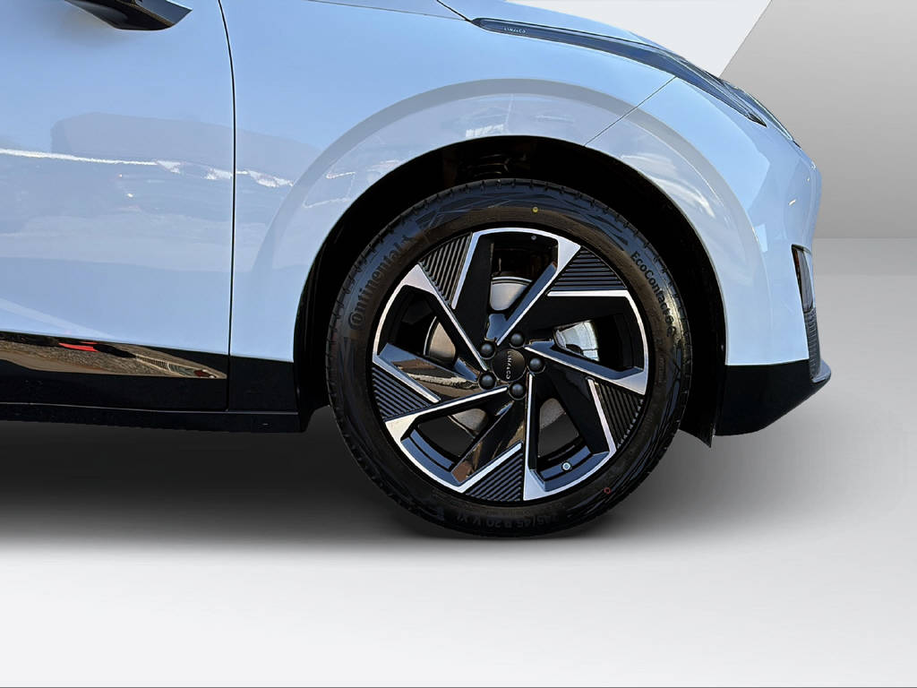 LYNK & CO 02-image-5