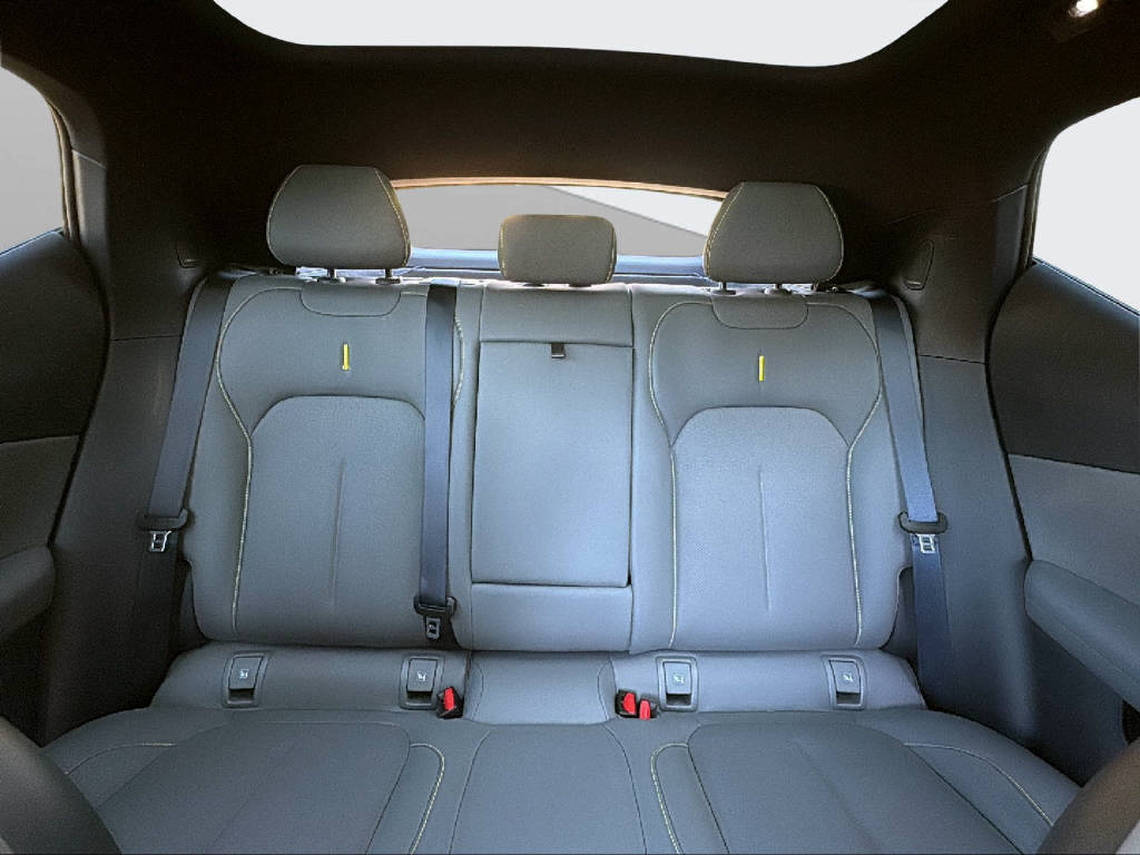 LYNK & CO 02-image-17