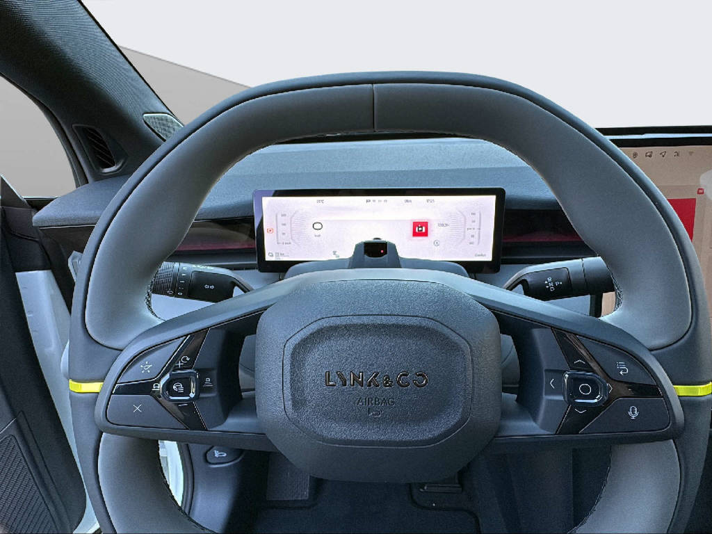 LYNK & CO 02-image-10