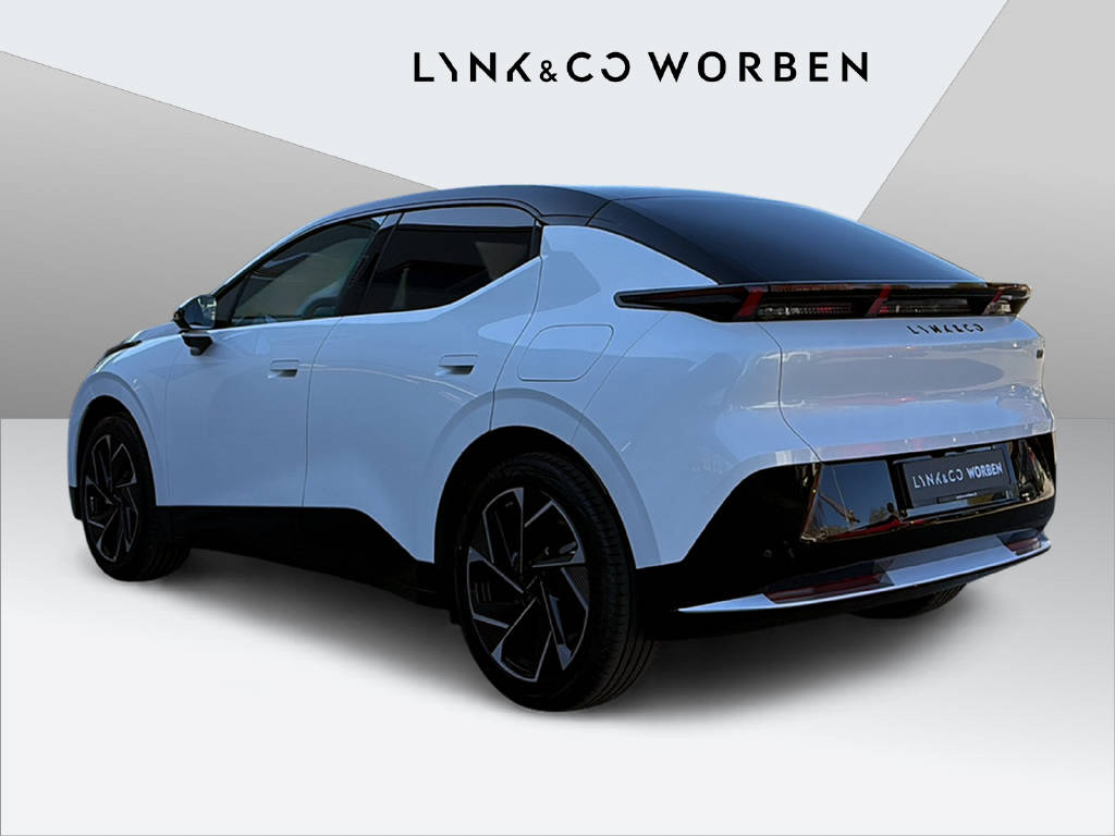 LYNK & CO 02-showroom-element-1
