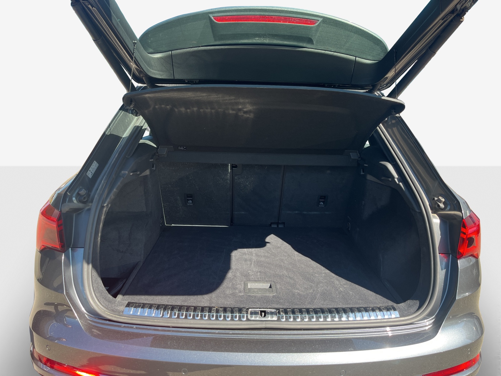AUDI Q3 35 TDI S line Attraction quattro S-tronic-image-12