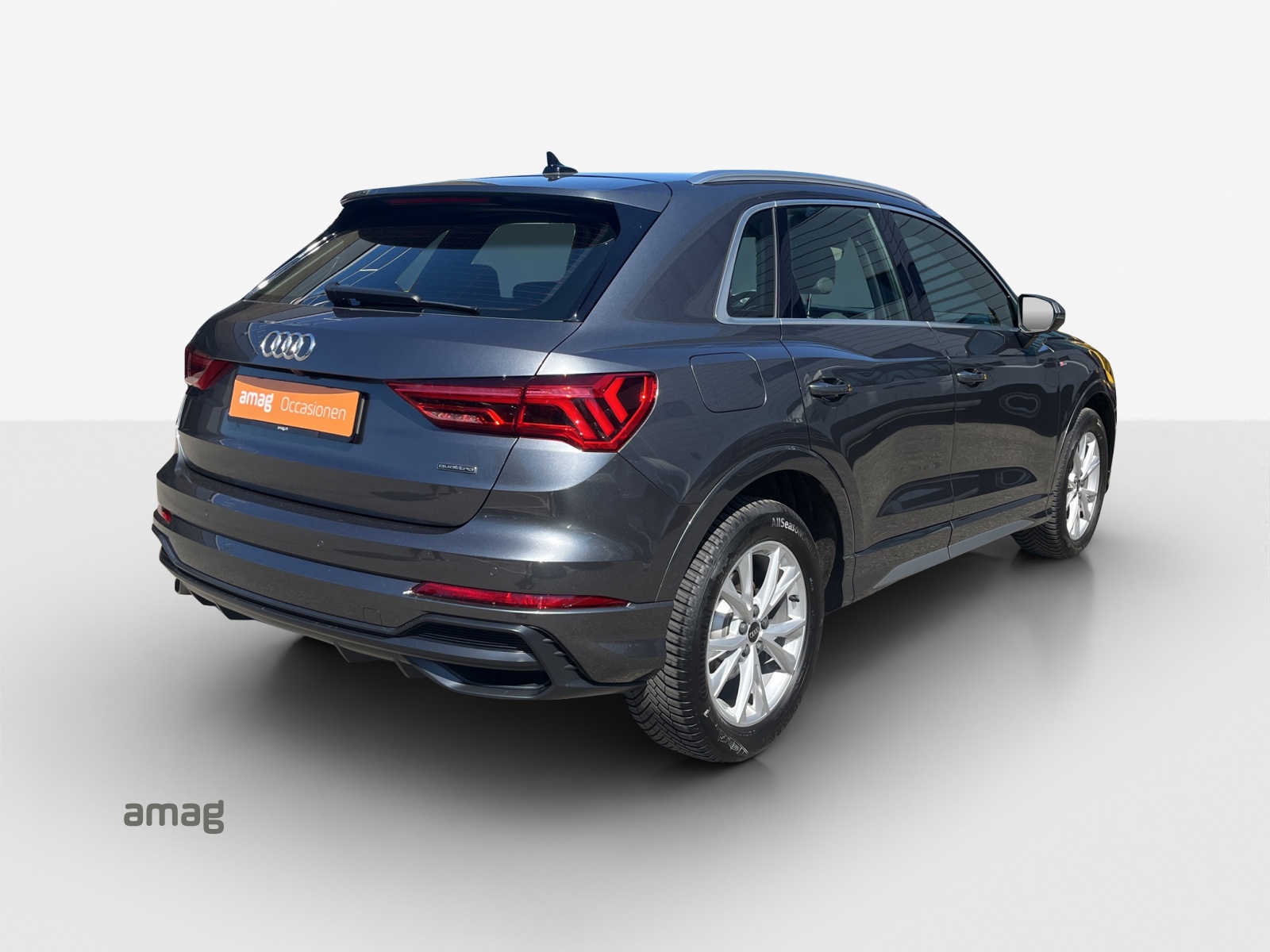 AUDI Q3 35 TDI S line Attraction quattro S-tronic-image-4
