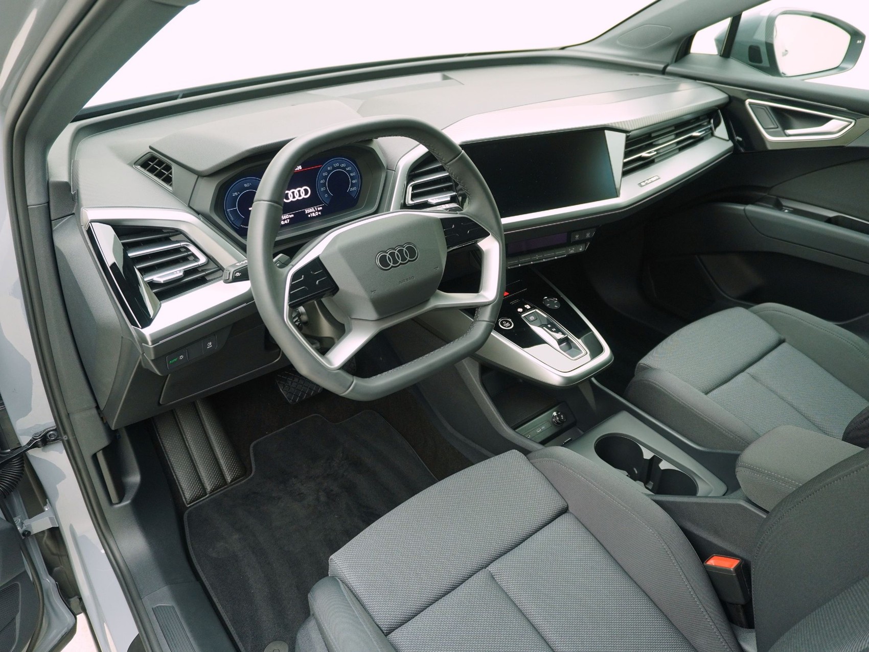 AUDI Q4 e-tron 55 quattro **Audi Werksgarantie bis 07/2030**-image-9