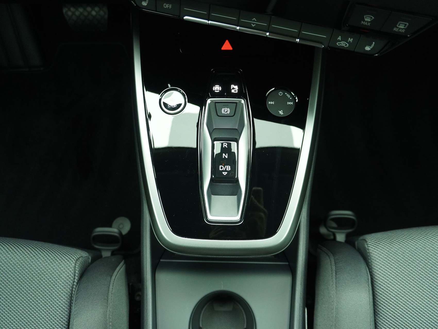 AUDI Q4 e-tron 55 quattro **Audi Werksgarantie bis 07/2030**-image-15