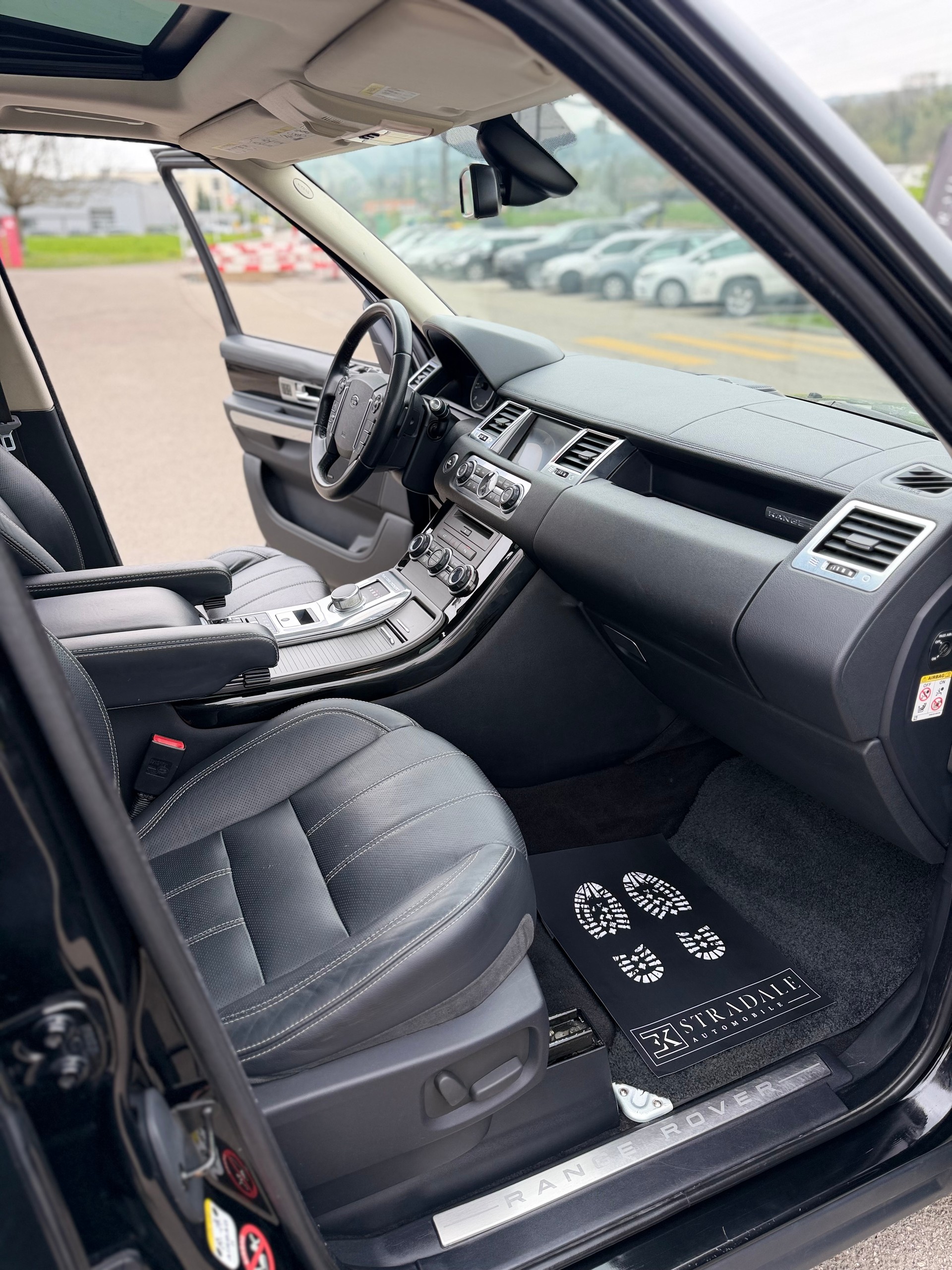LAND ROVER Range Rover Sport 3.0 TDV6 HSE Automatic-image-13