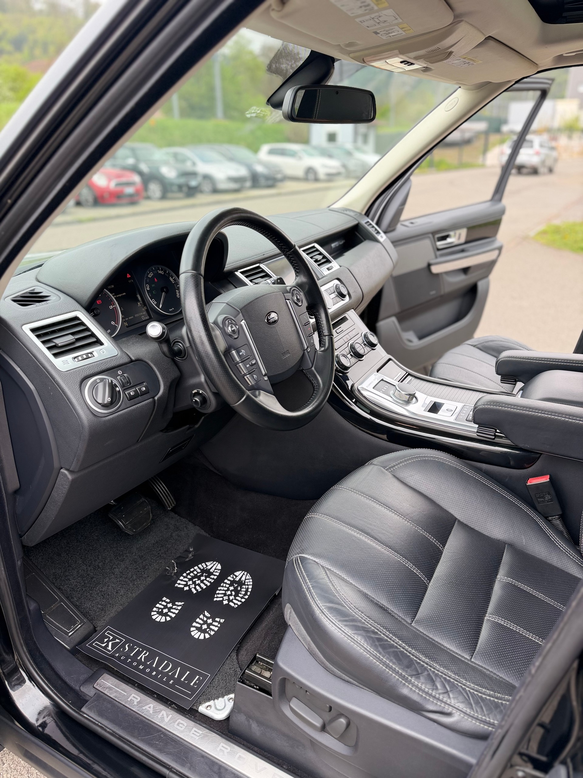 LAND ROVER Range Rover Sport 3.0 TDV6 HSE Automatic-image-12