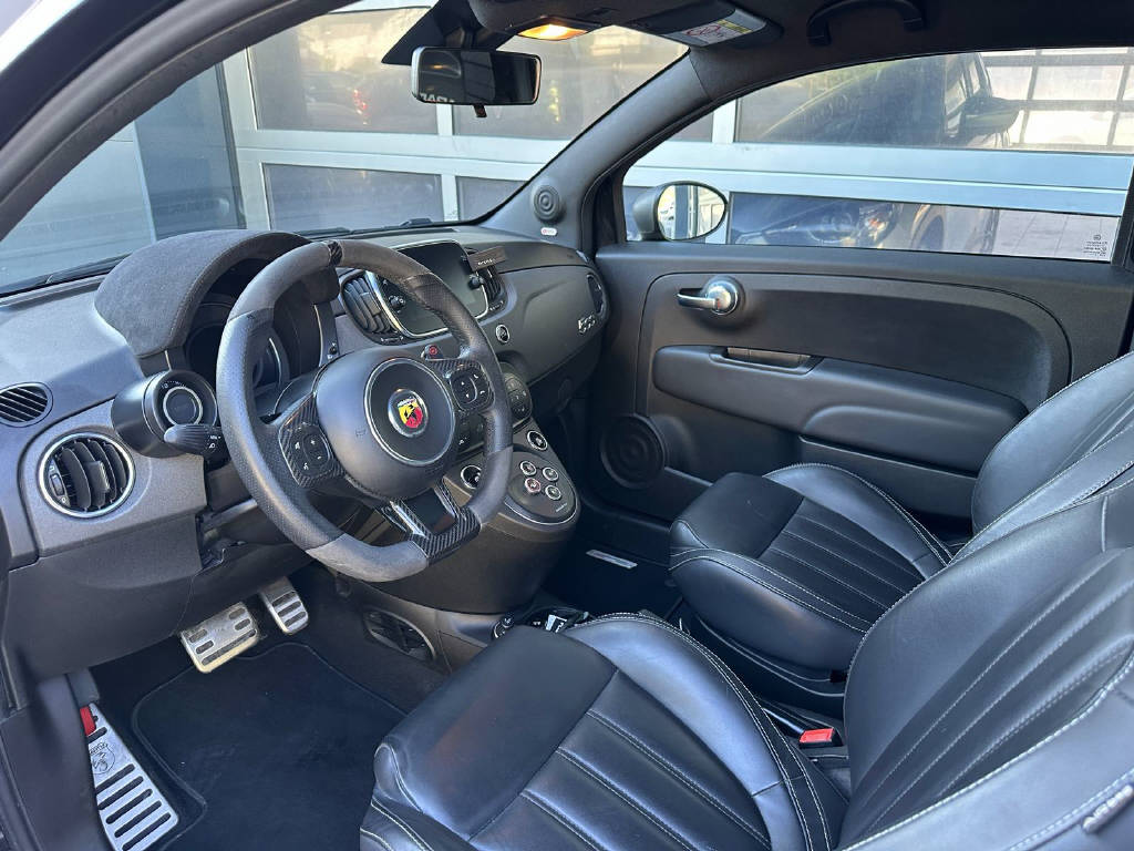 FIAT 595 Abarth 1.4 T-Jet 180 70 Anniversario-image-5