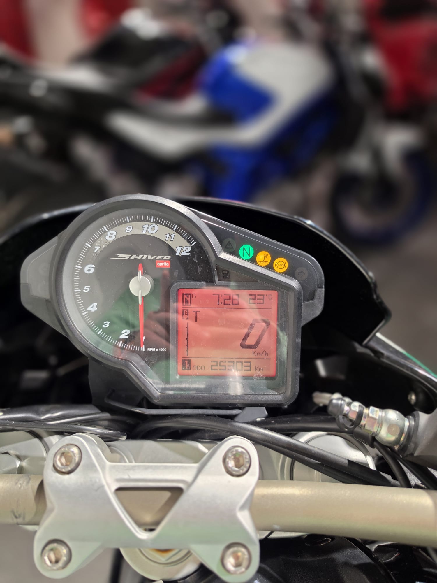 APRILIA Shiver-image-7