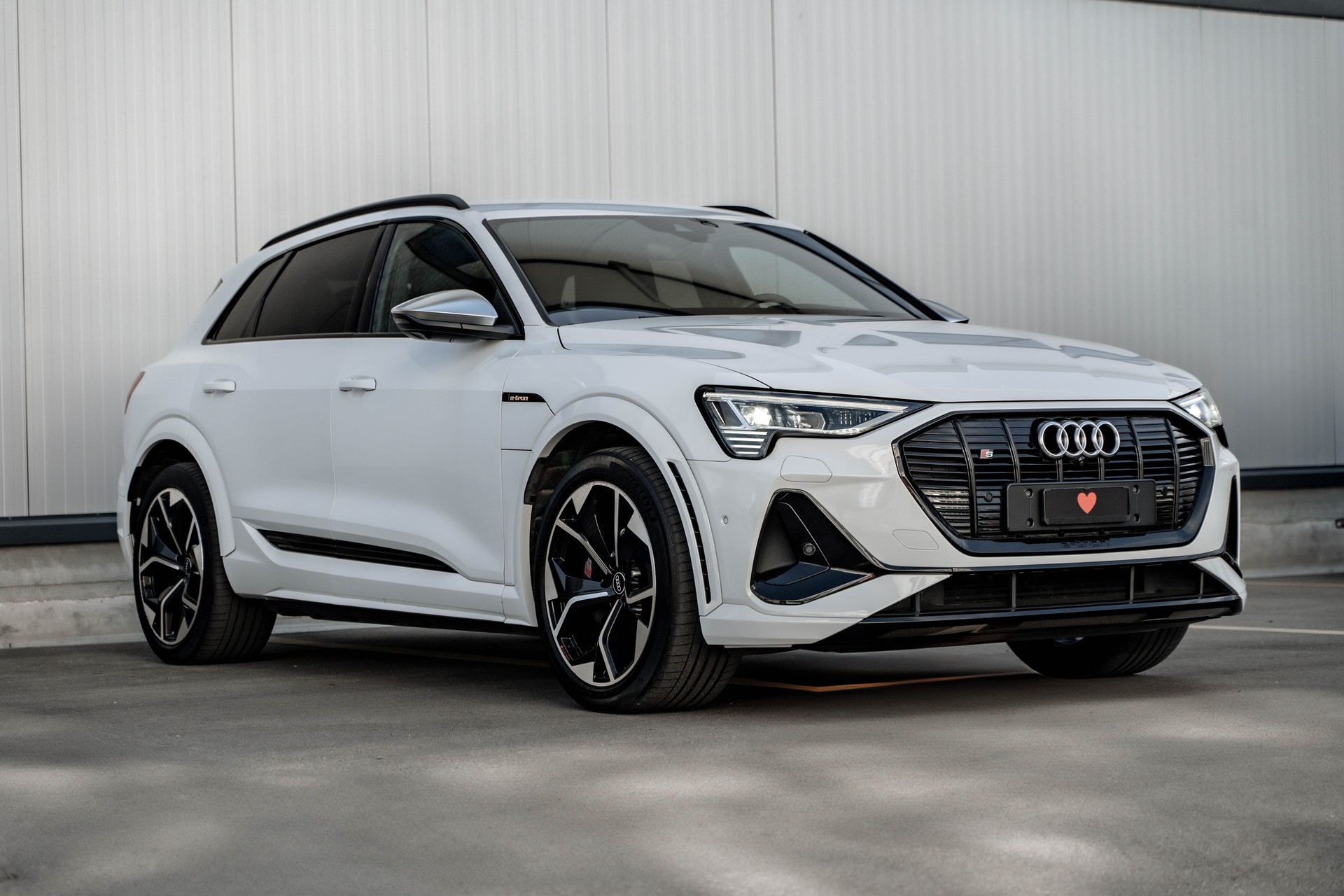 AUDI e-tron S quattro * FRISCH AB MFK * TRAUMHAFTE AUSSTATTUNG * SOH 95,3% *-image-2