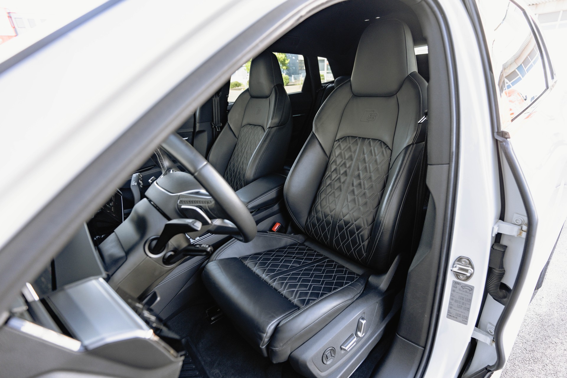 AUDI e-tron S quattro * FRISCH AB MFK * TRAUMHAFTE AUSSTATTUNG * SOH 95,3% *-image-15