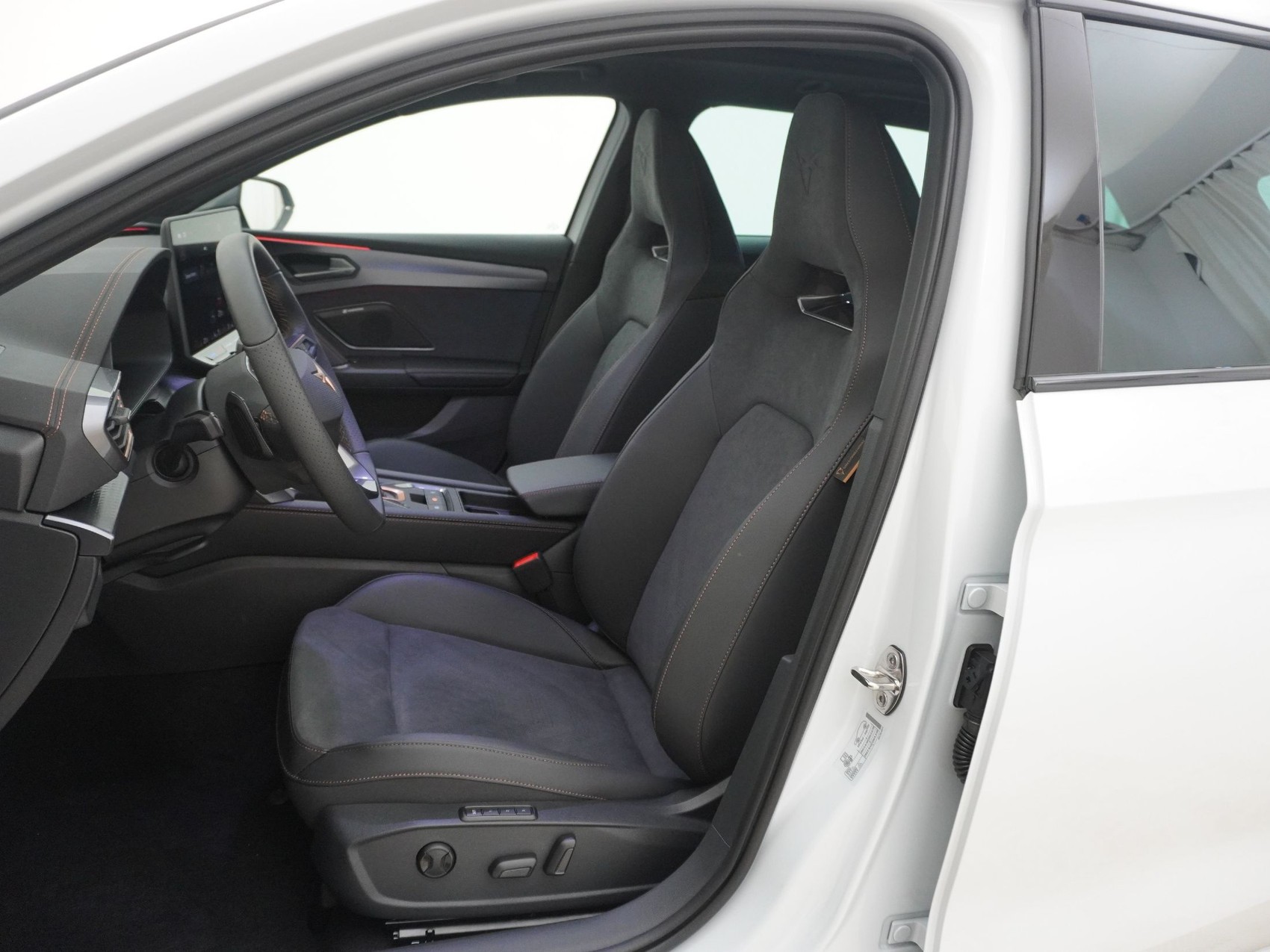 CUPRA Leon ST 2.0 TSI VZ 4Drive DSG-image-13