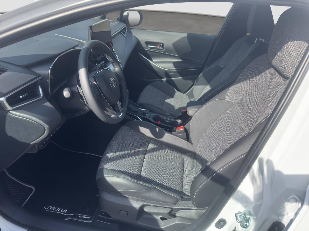 TOYOTA Corolla Touring Sports 2.0 HSD Swiss Edition-image-10