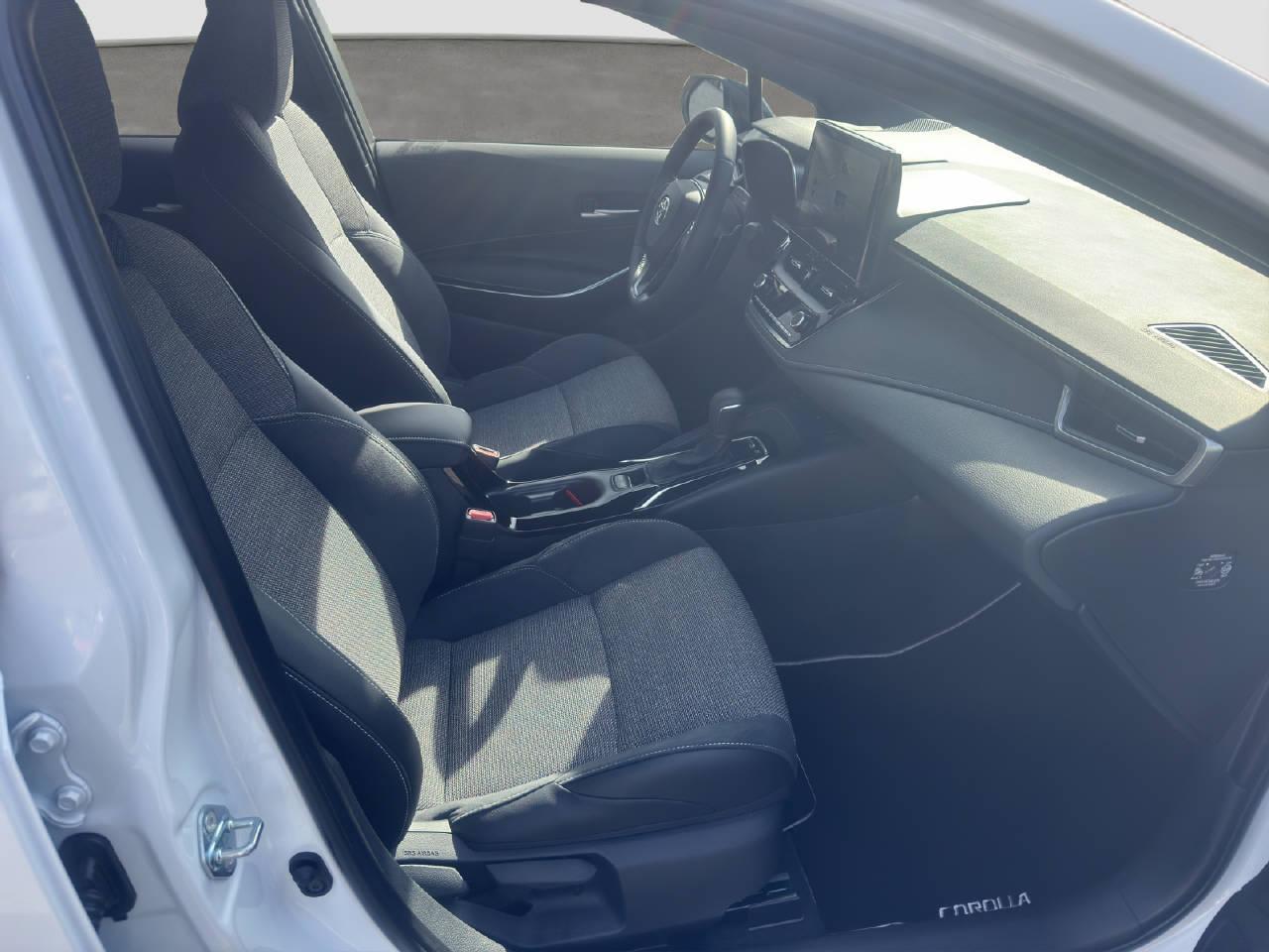 TOYOTA Corolla Touring Sports 2.0 HSD Swiss Edition-image-15