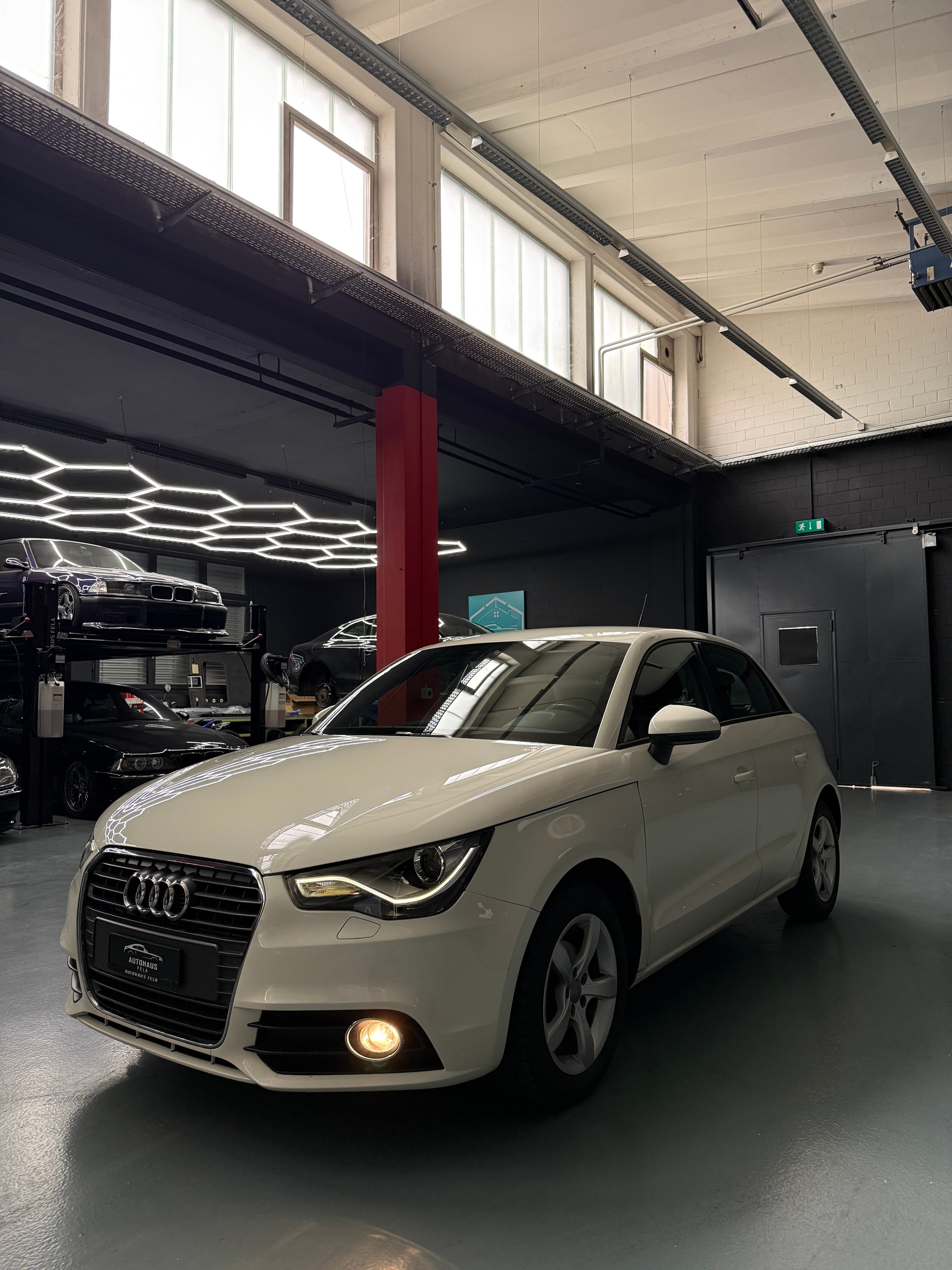 AUDI A1 Sportback 1.2 TFSI Attraction-image-2
