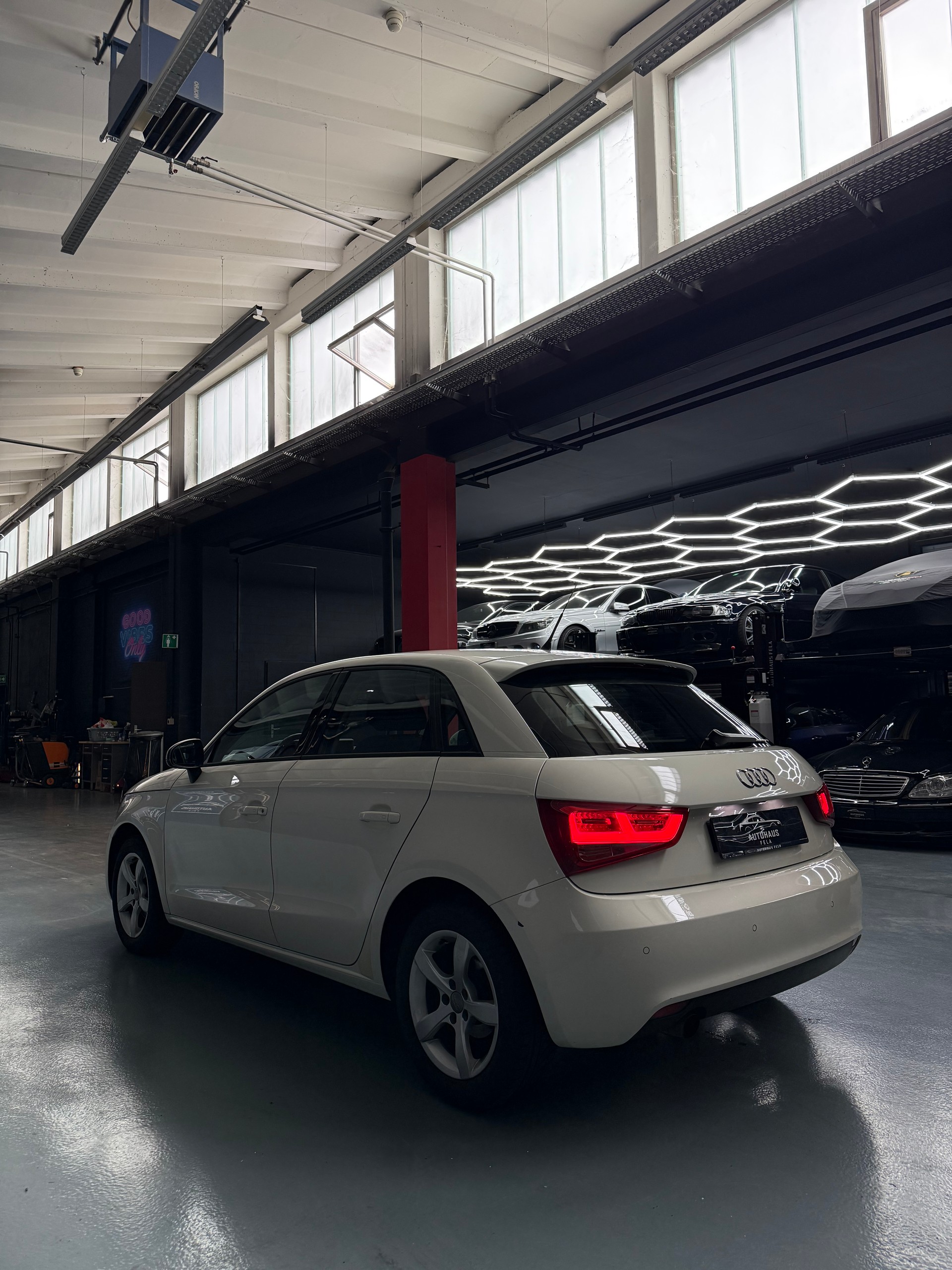 AUDI A1 Sportback 1.2 TFSI Attraction-image-3