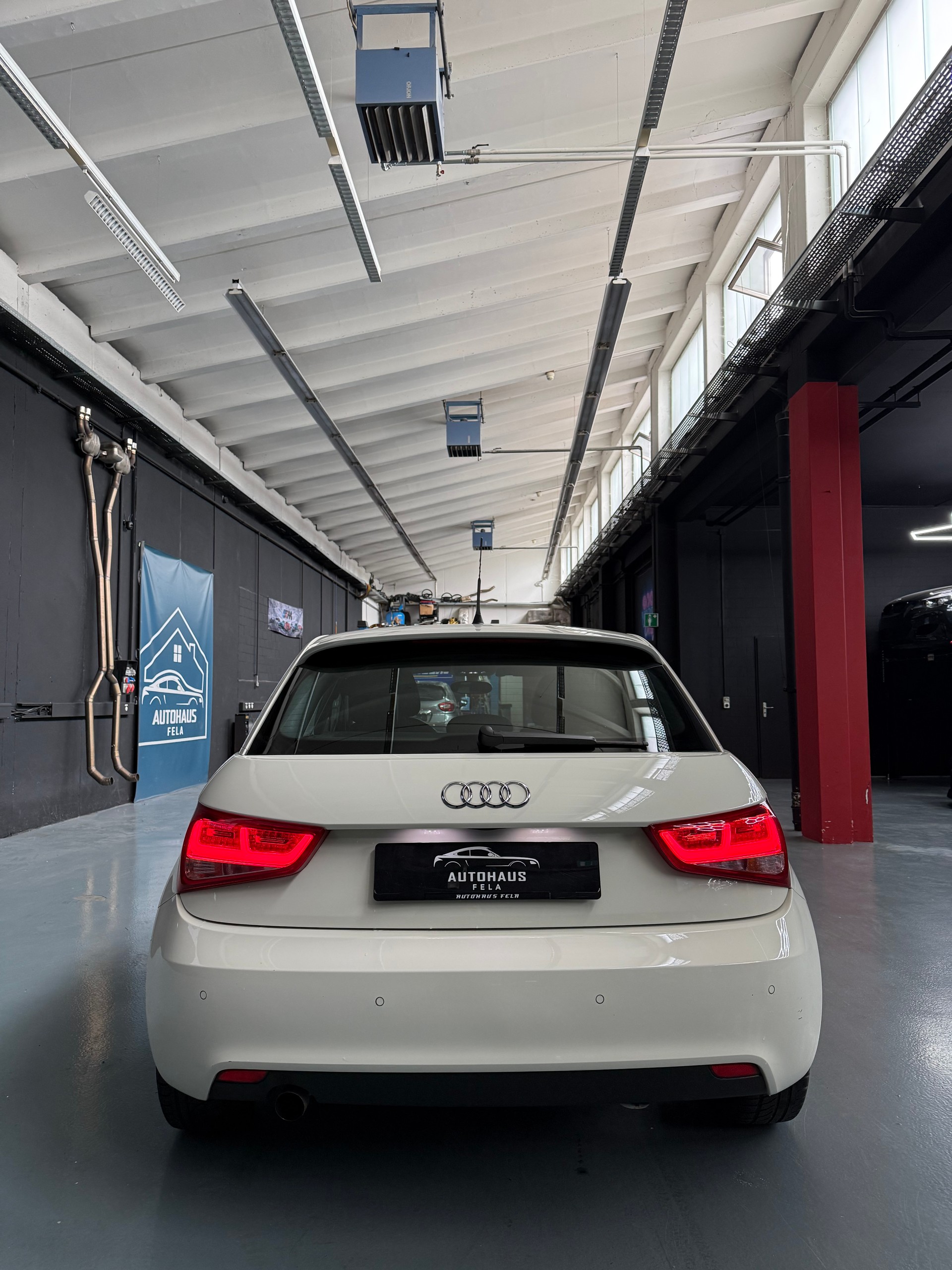 AUDI A1 Sportback 1.2 TFSI Attraction-image-4