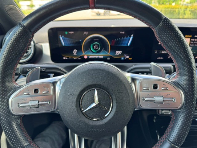 MERCEDES-BENZ A 35 AMG 4Matic Speedshift-image-4