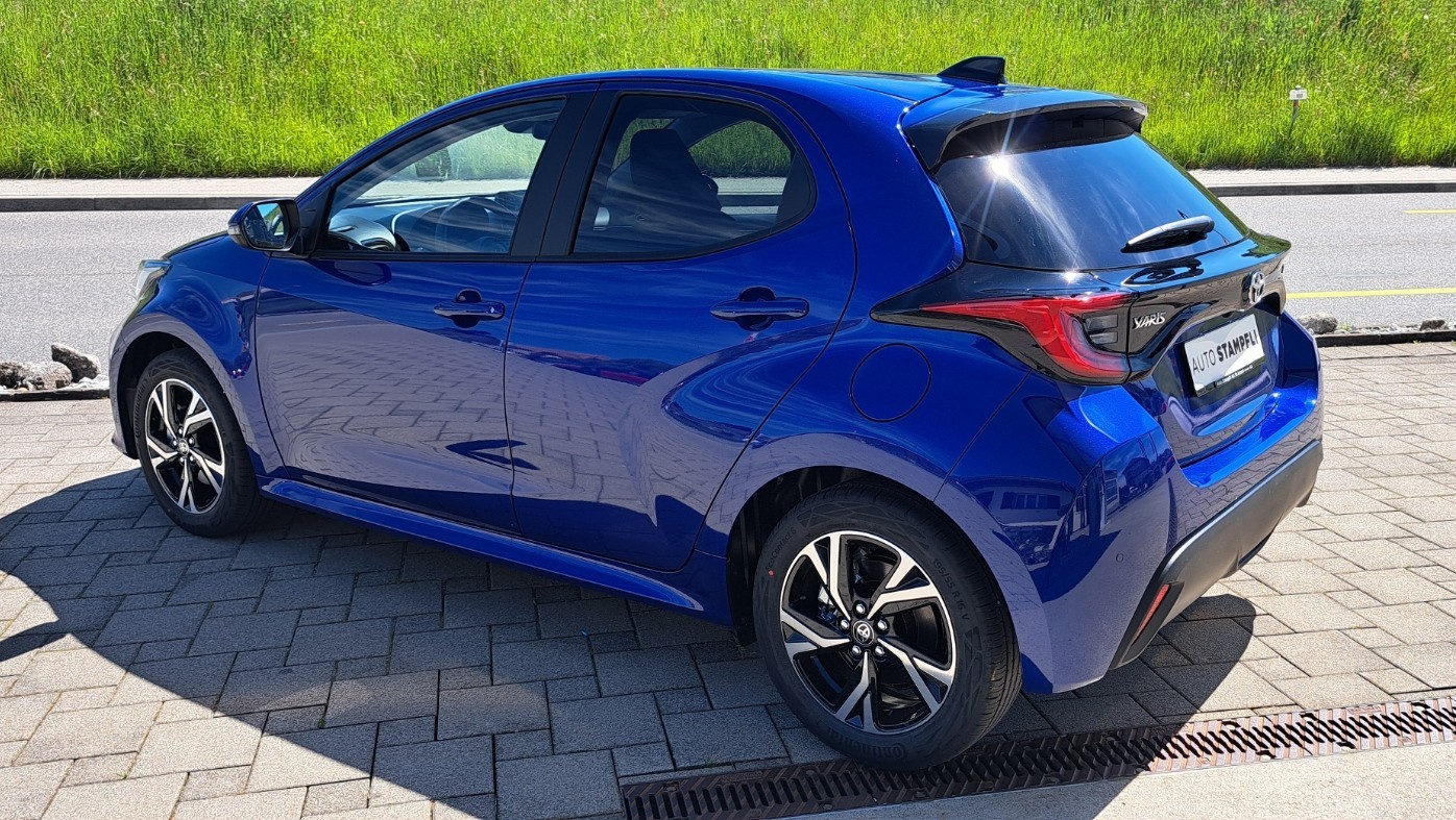 TOYOTA Yaris 1.5 Teamplayer Plus e-CVT-image-3