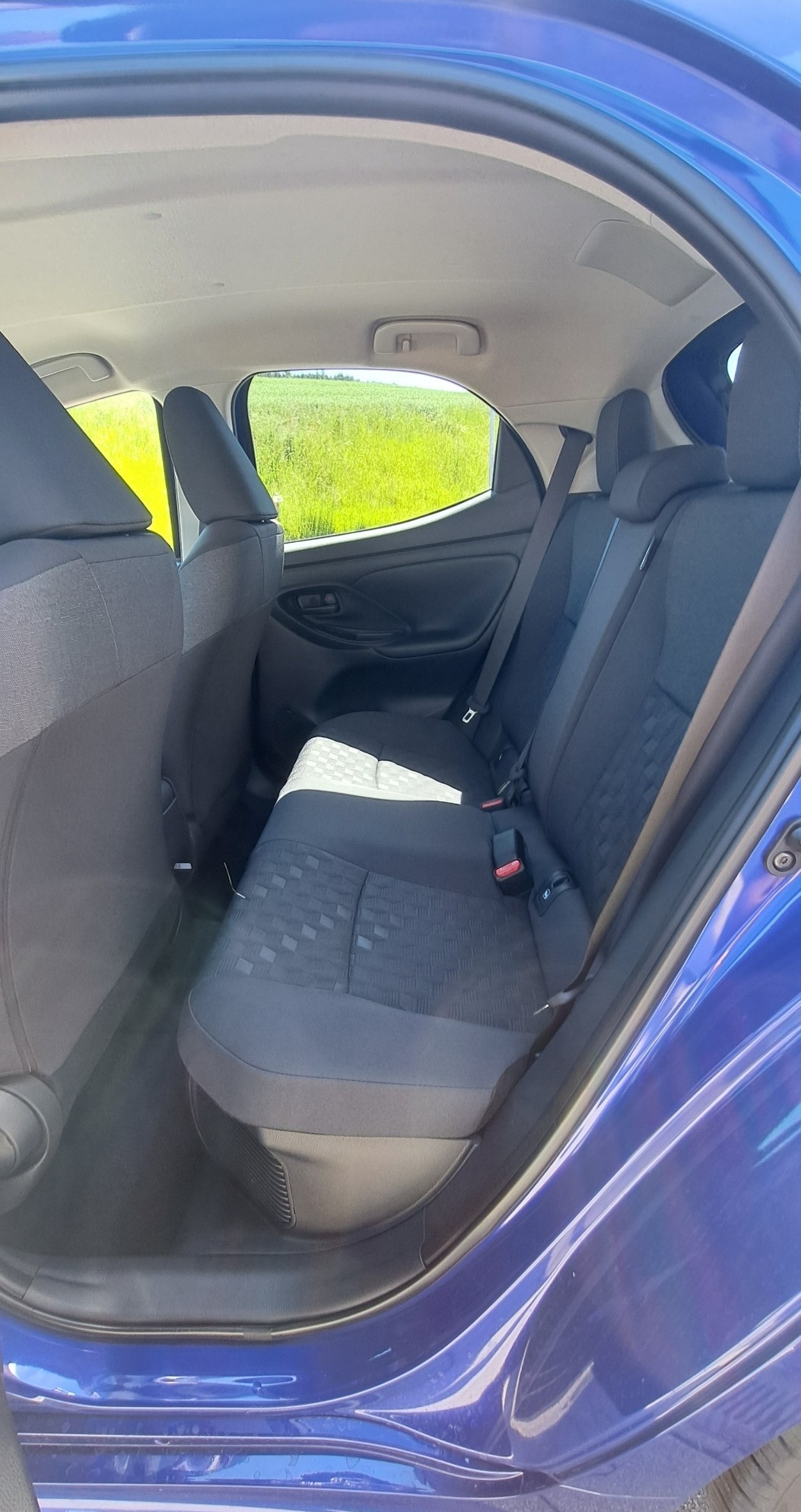 TOYOTA Yaris 1.5 Teamplayer Plus e-CVT-image-9