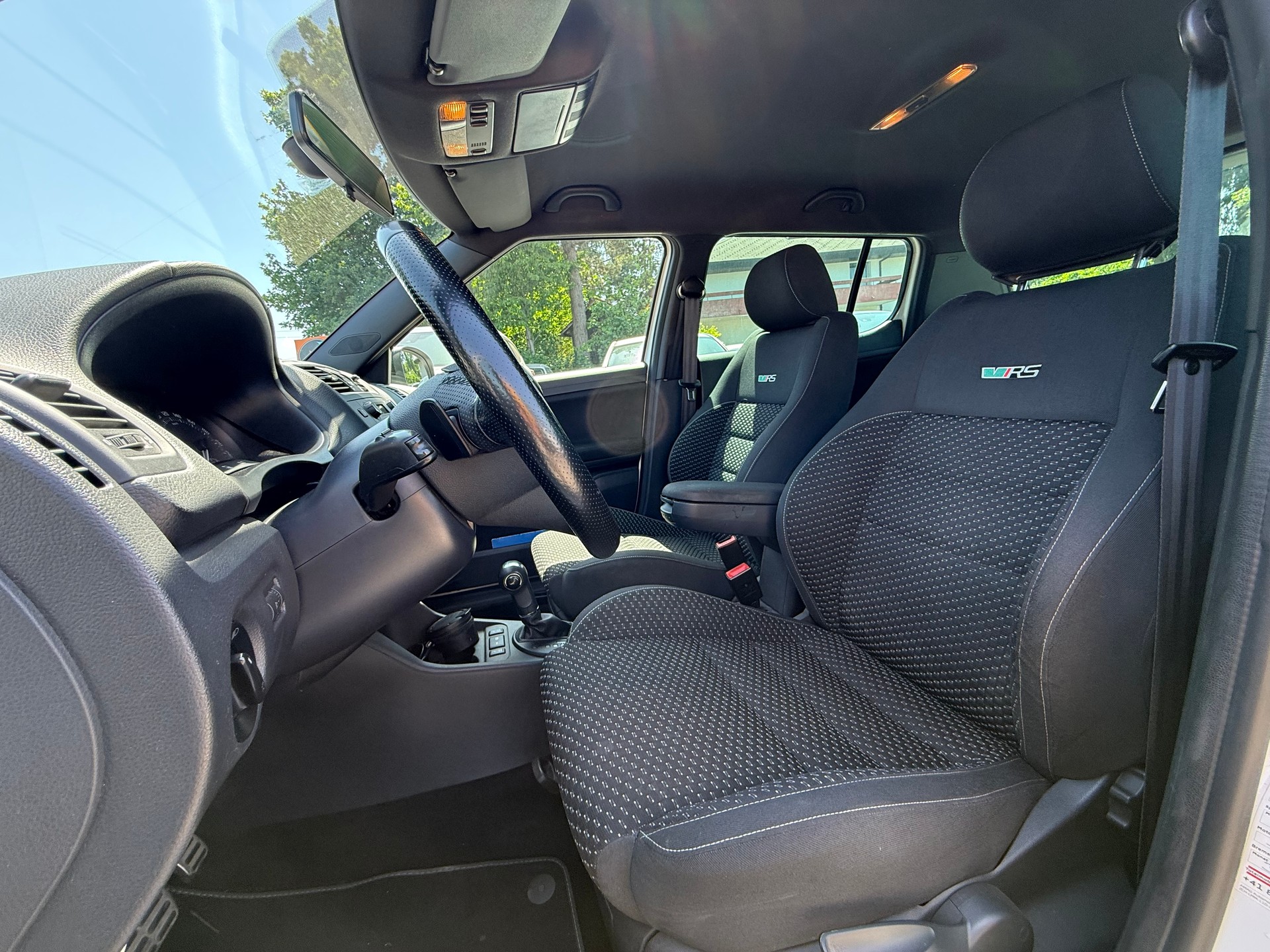 SKODA Fabia 1.4 TSI RS DSG-image-9