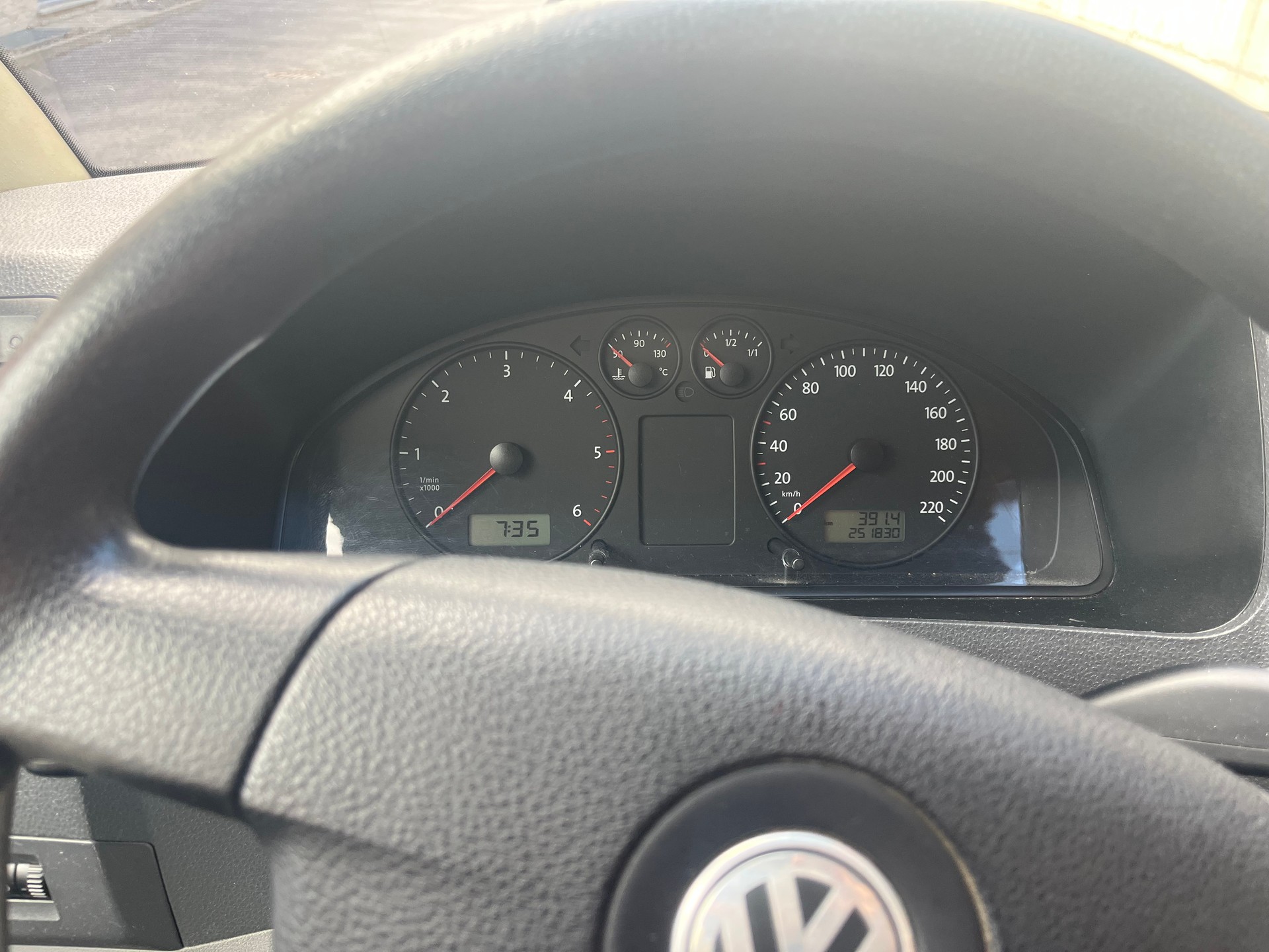 VW CALIFORNIA-image-8