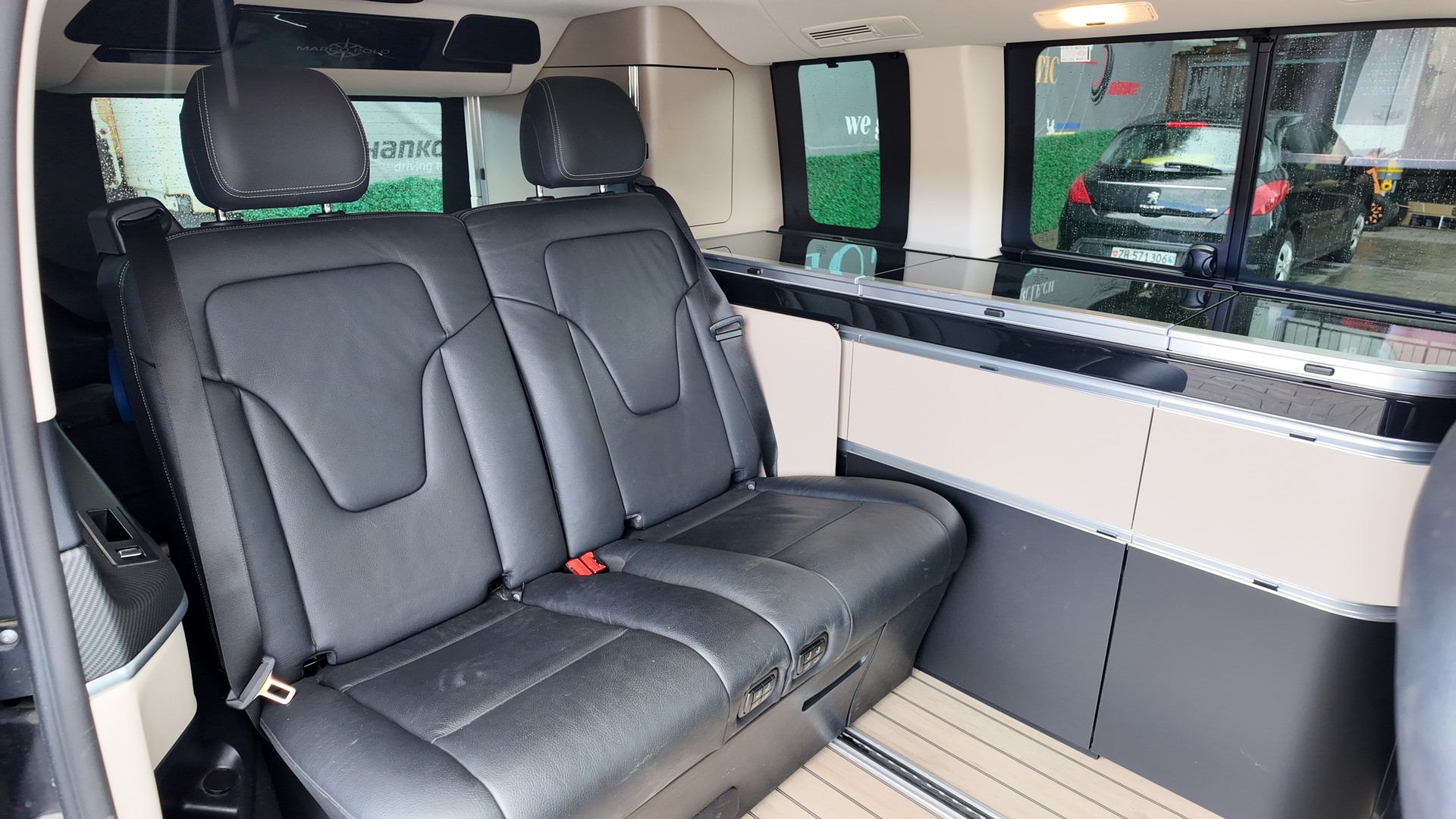 MERCEDES-BENZ Marco Polo 300 d 4M Automat-image-12