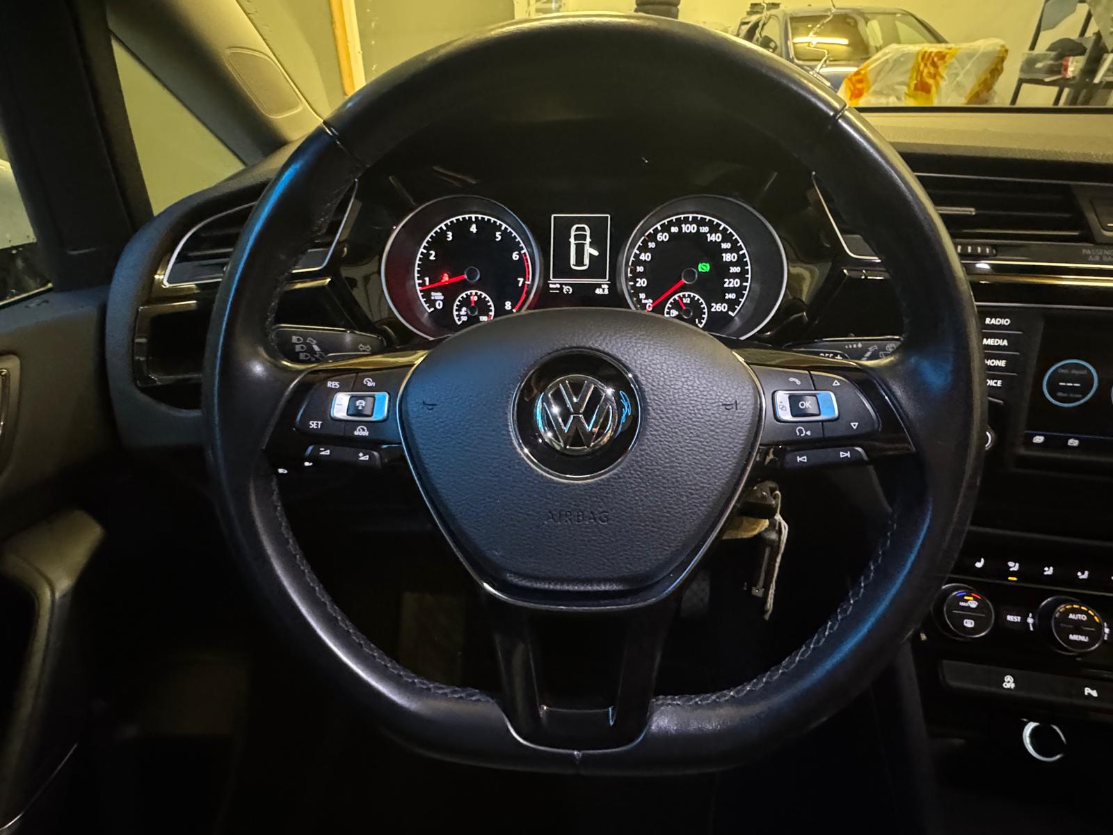 VW Touran 1.4 TSI BlueMotion Technology Comfortline DSG-image-17