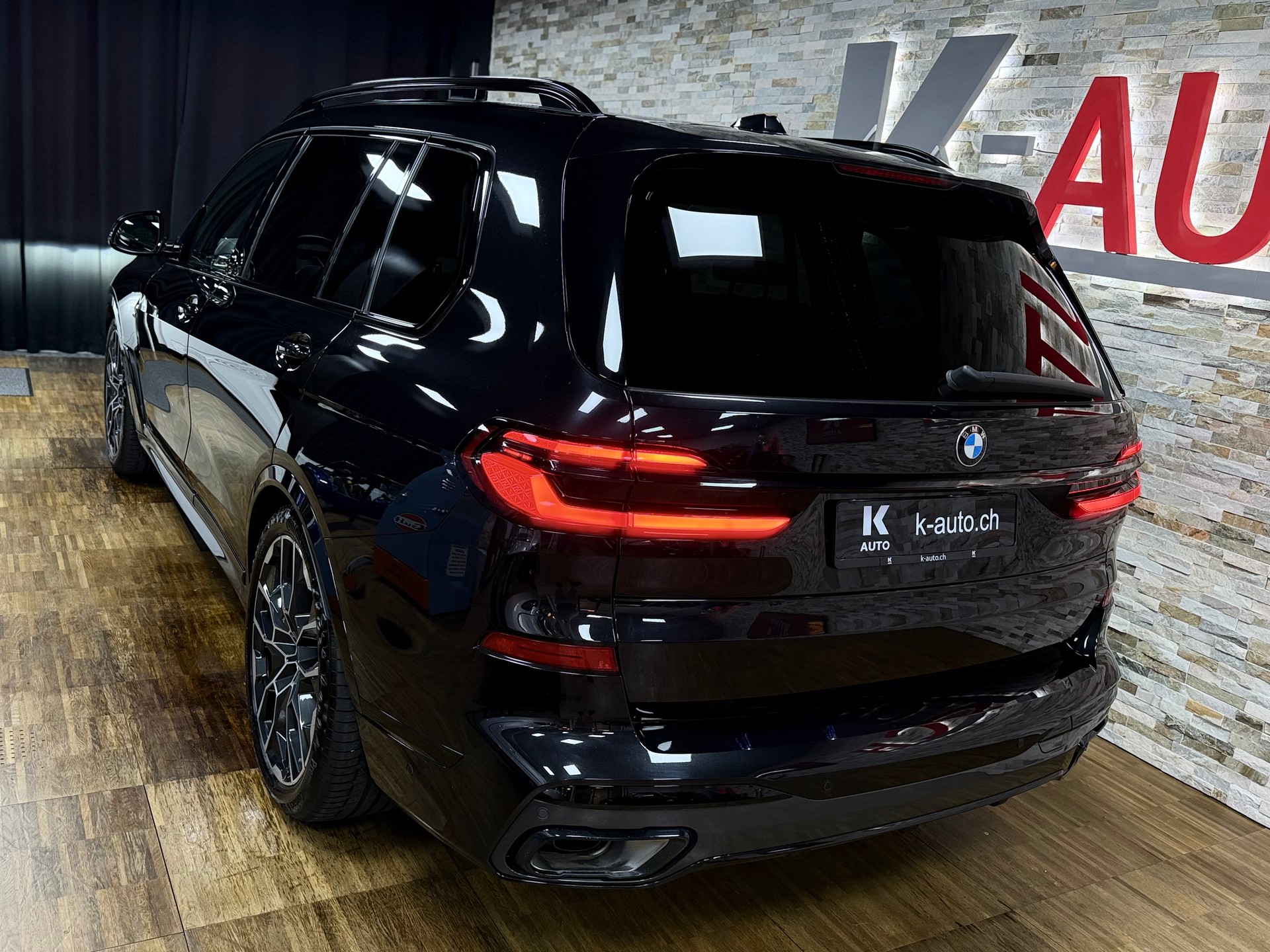 BMW X7 xDrive 48V 40d M Sport Pro Steptronic-showroom-element-2