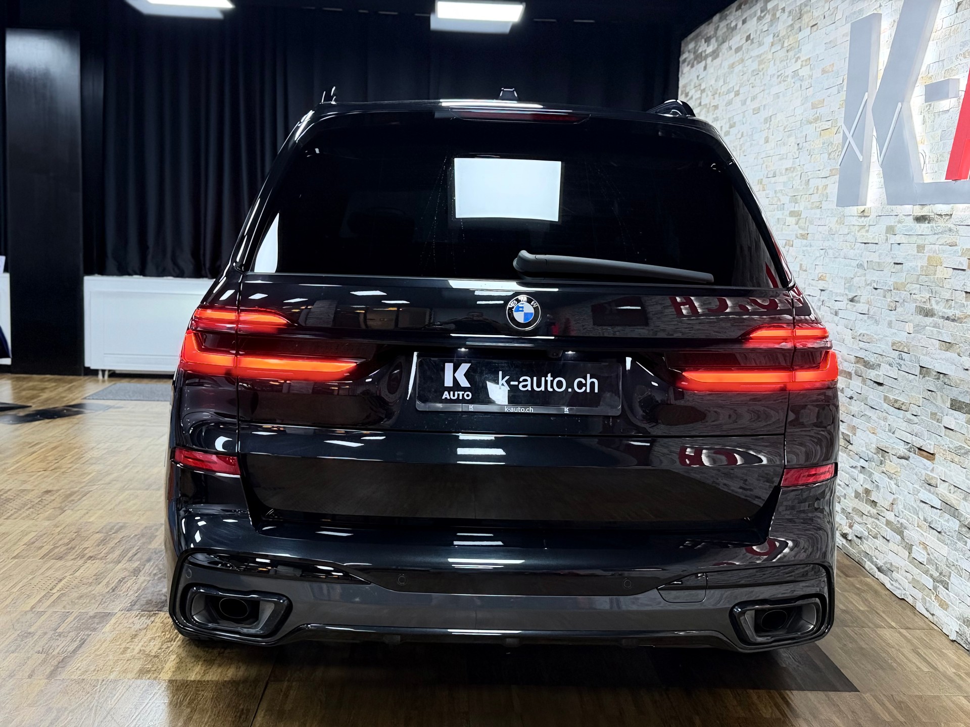 BMW X7 xDrive 48V 40d M Sport Pro Steptronic-showroom-element-3