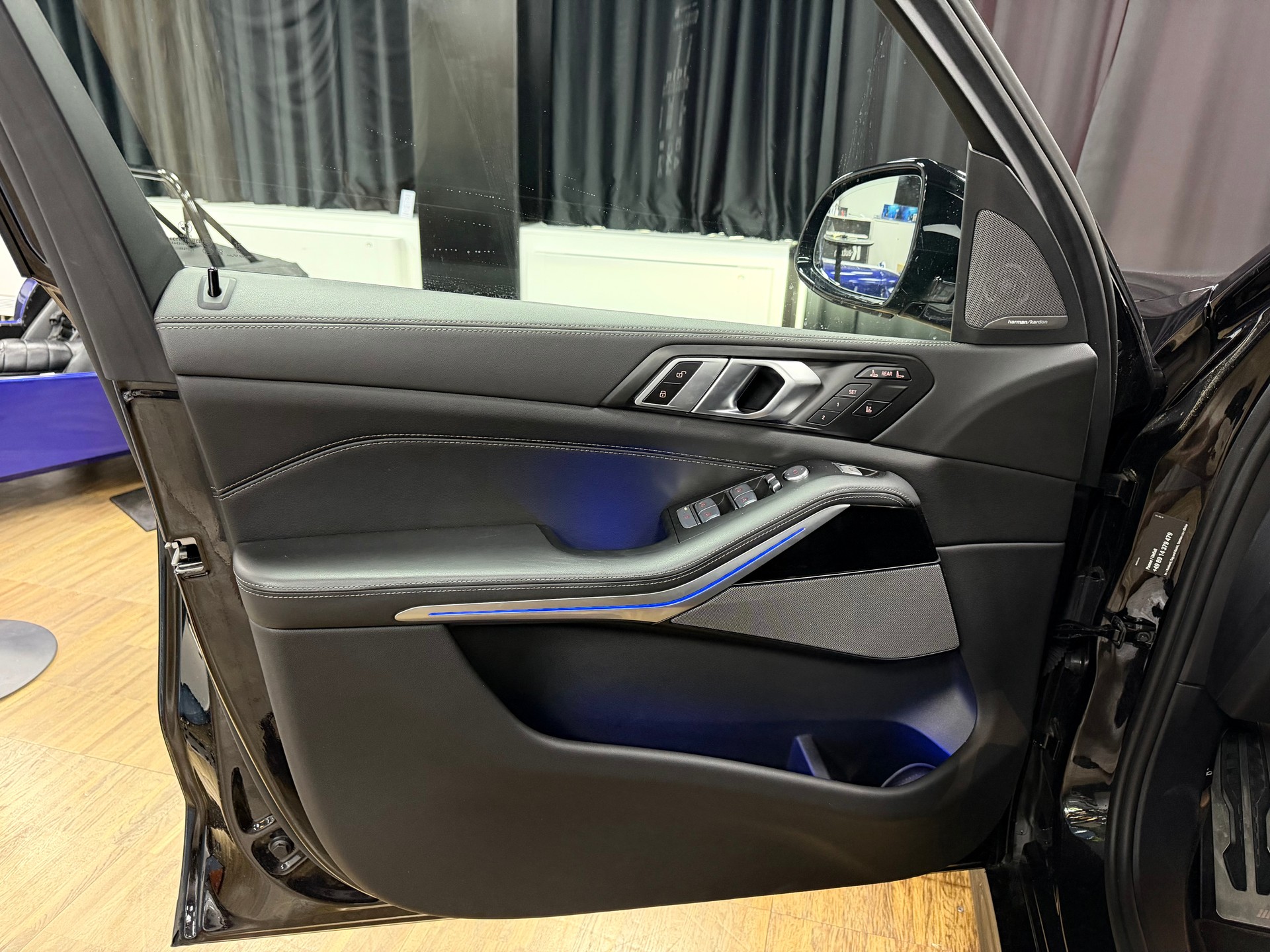 BMW X7 xDrive 48V 40d M Sport Pro Steptronic-image-12