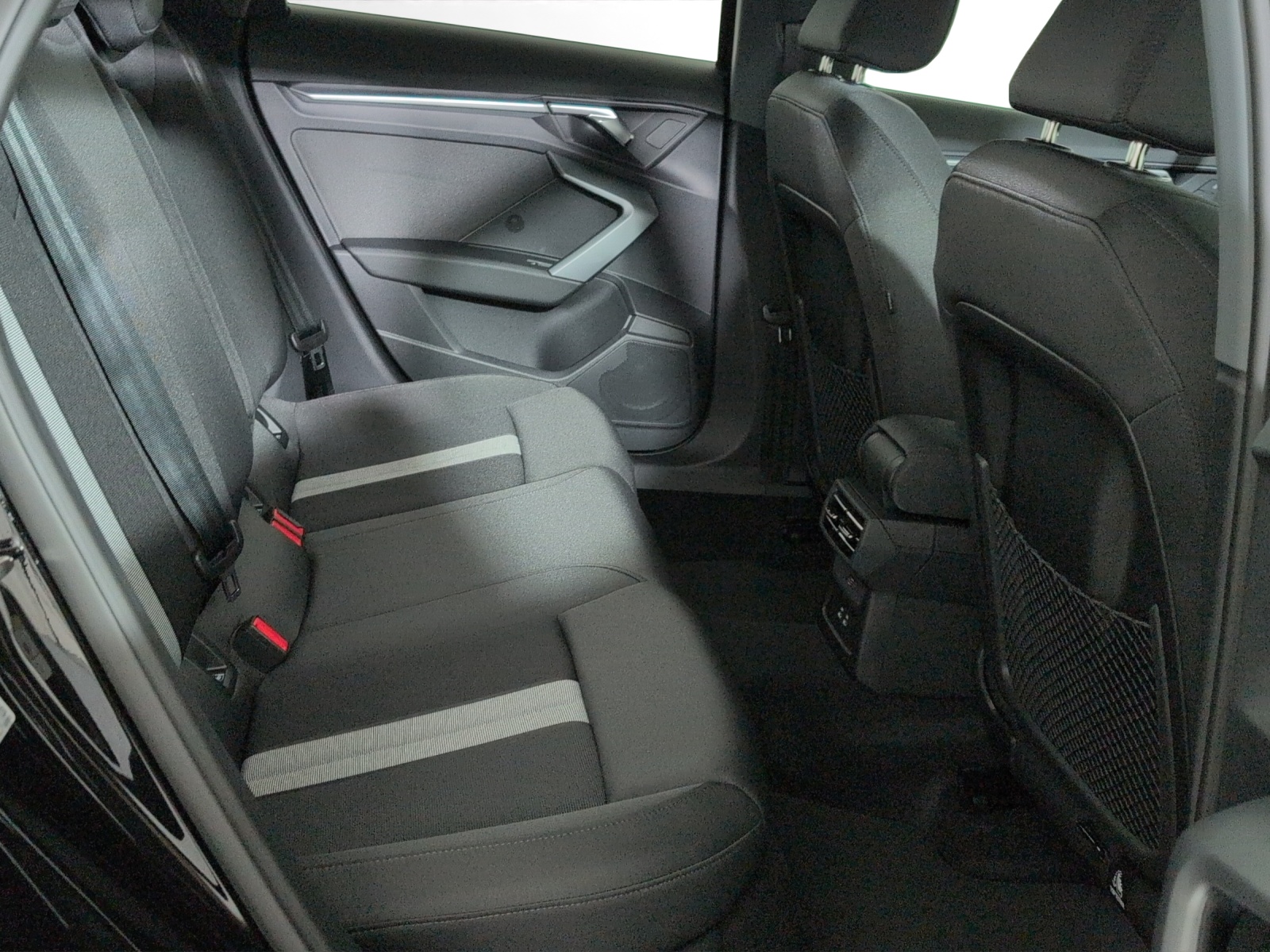 AUDI A3 Sportback TFSI 110 kW Attraction S tronic-image-8