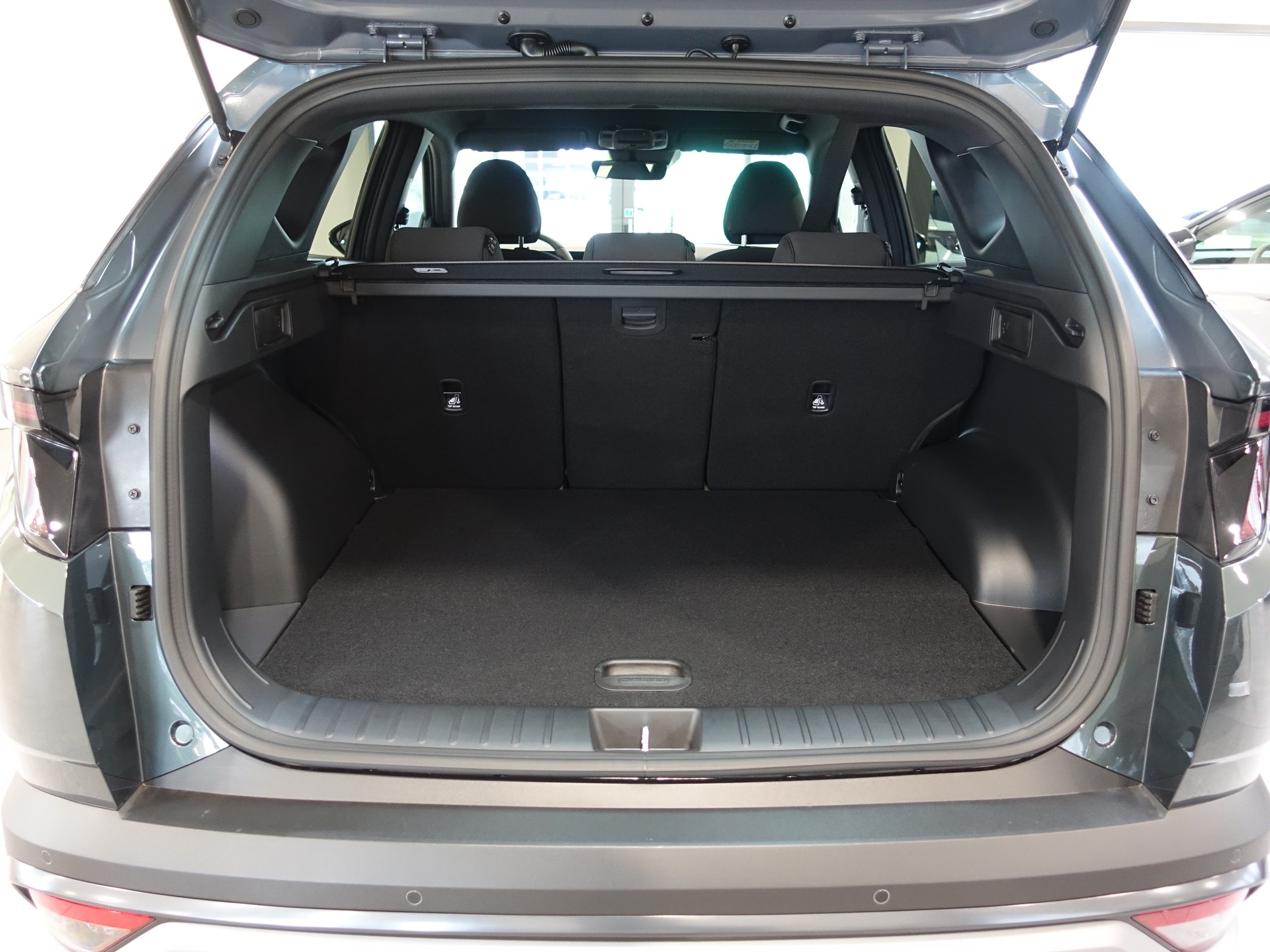 HYUNDAI Tucson 1.6 HEV Origo Black Line 4WD-image-11