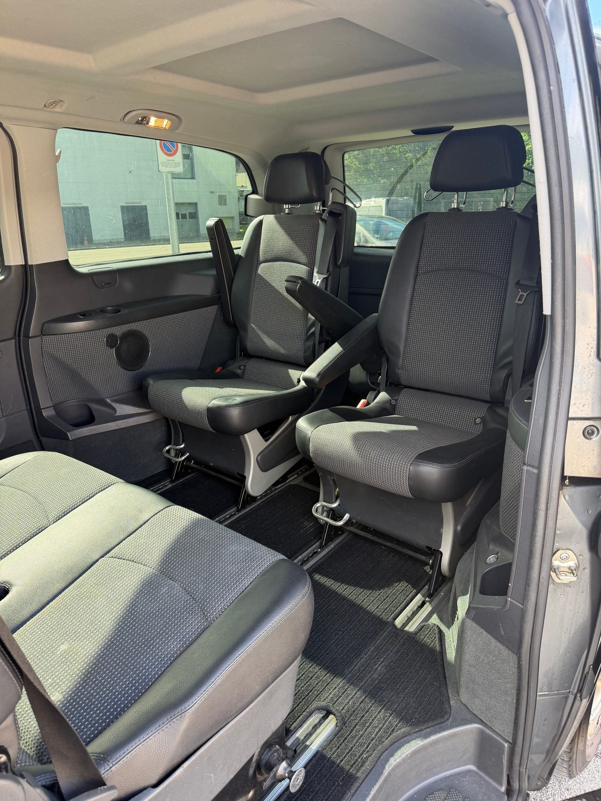 MERCEDES-BENZ Viano 3.0 CDI Blue Efficiency Ambiente EL A-image-8
