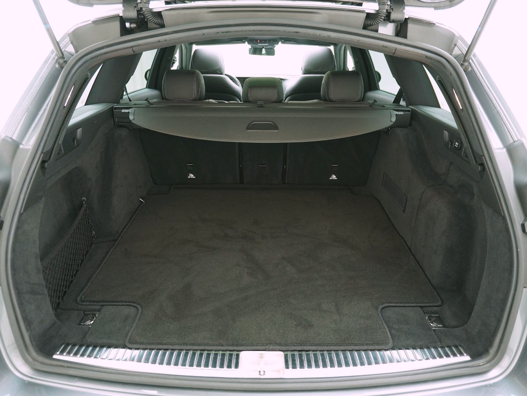 MERCEDES-BENZ E-Klasse E 220 d Swiss Star Avantgarde 4matic Kombi-image-13