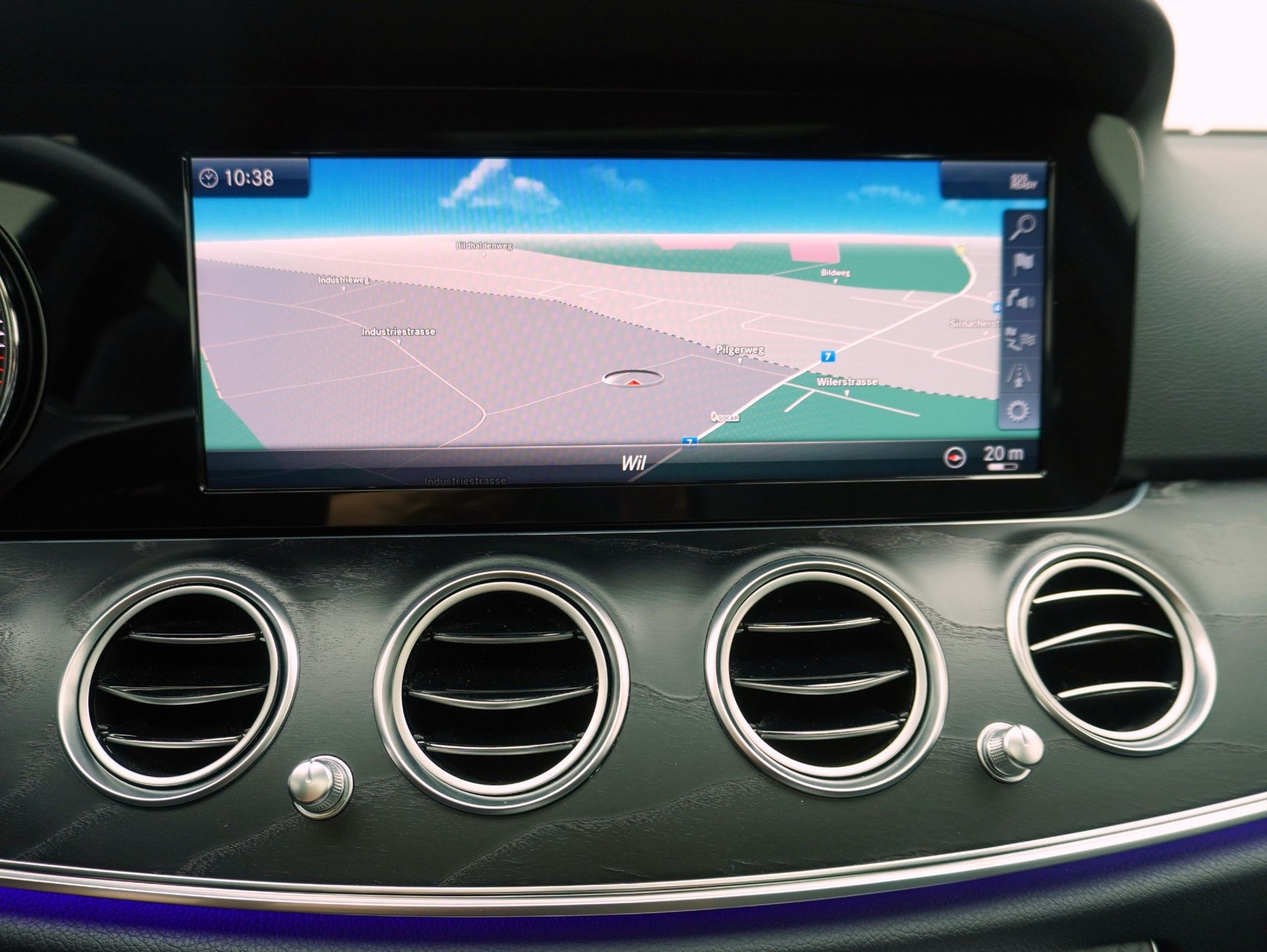 MERCEDES-BENZ E-Klasse E 220 d Swiss Star Avantgarde 4matic Kombi-image-26