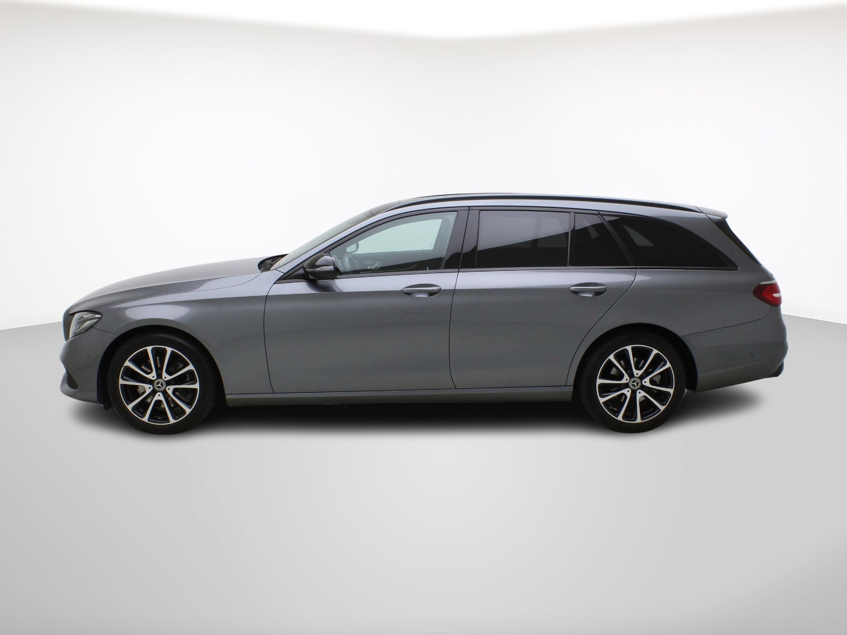 MERCEDES-BENZ E-Klasse E 220 d Swiss Star Avantgarde 4matic Kombi-image-2