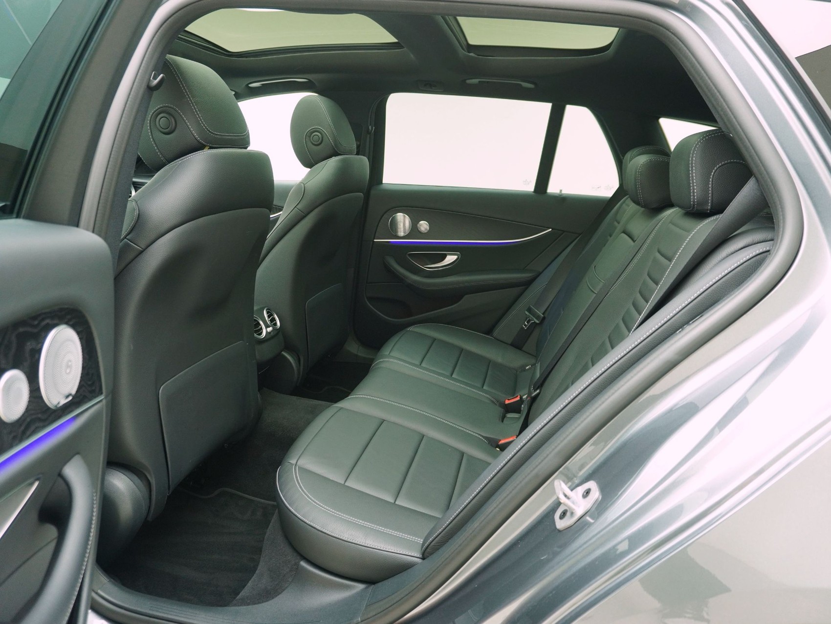 MERCEDES-BENZ E-Klasse E 220 d Swiss Star Avantgarde 4matic Kombi-image-12
