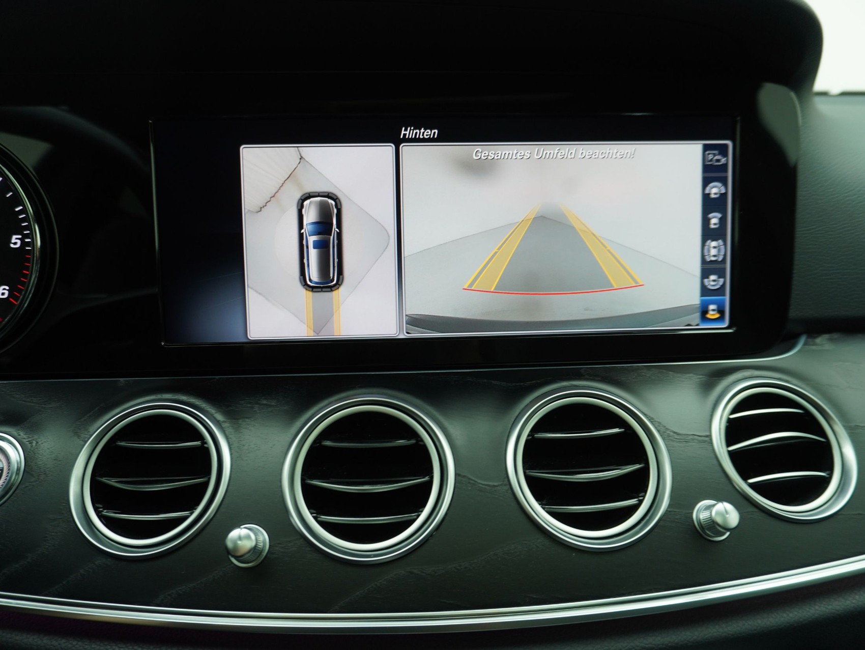 MERCEDES-BENZ E-Klasse E 220 d Swiss Star Avantgarde 4matic Kombi-image-21