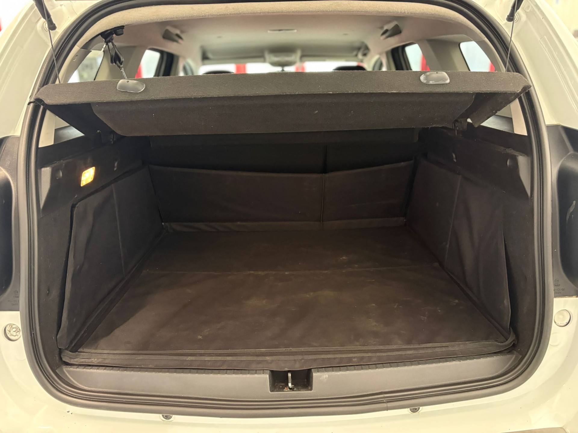 DACIA Duster dCi 115 Prestige 4x4-image-16