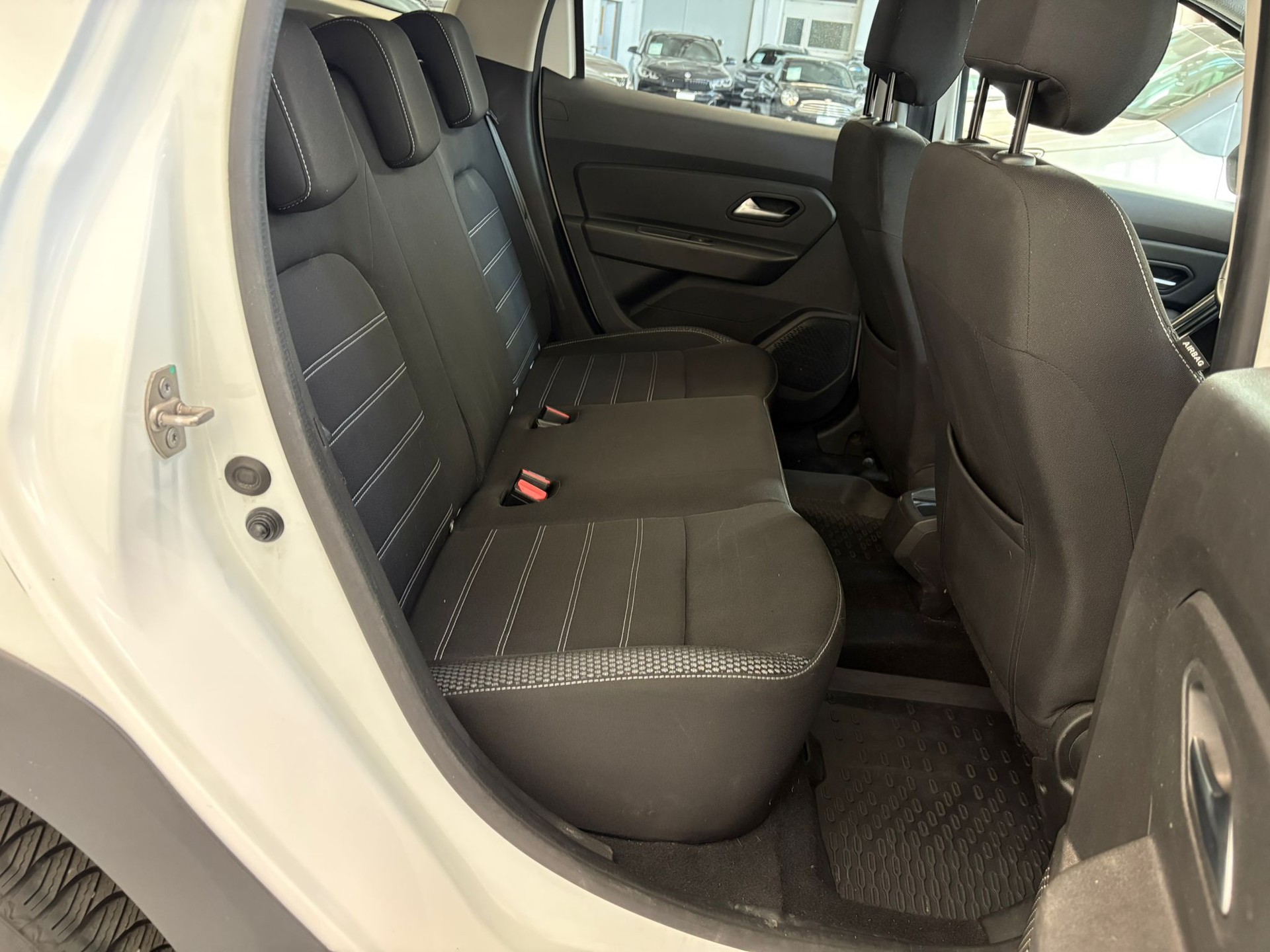 DACIA Duster dCi 115 Prestige 4x4-image-8