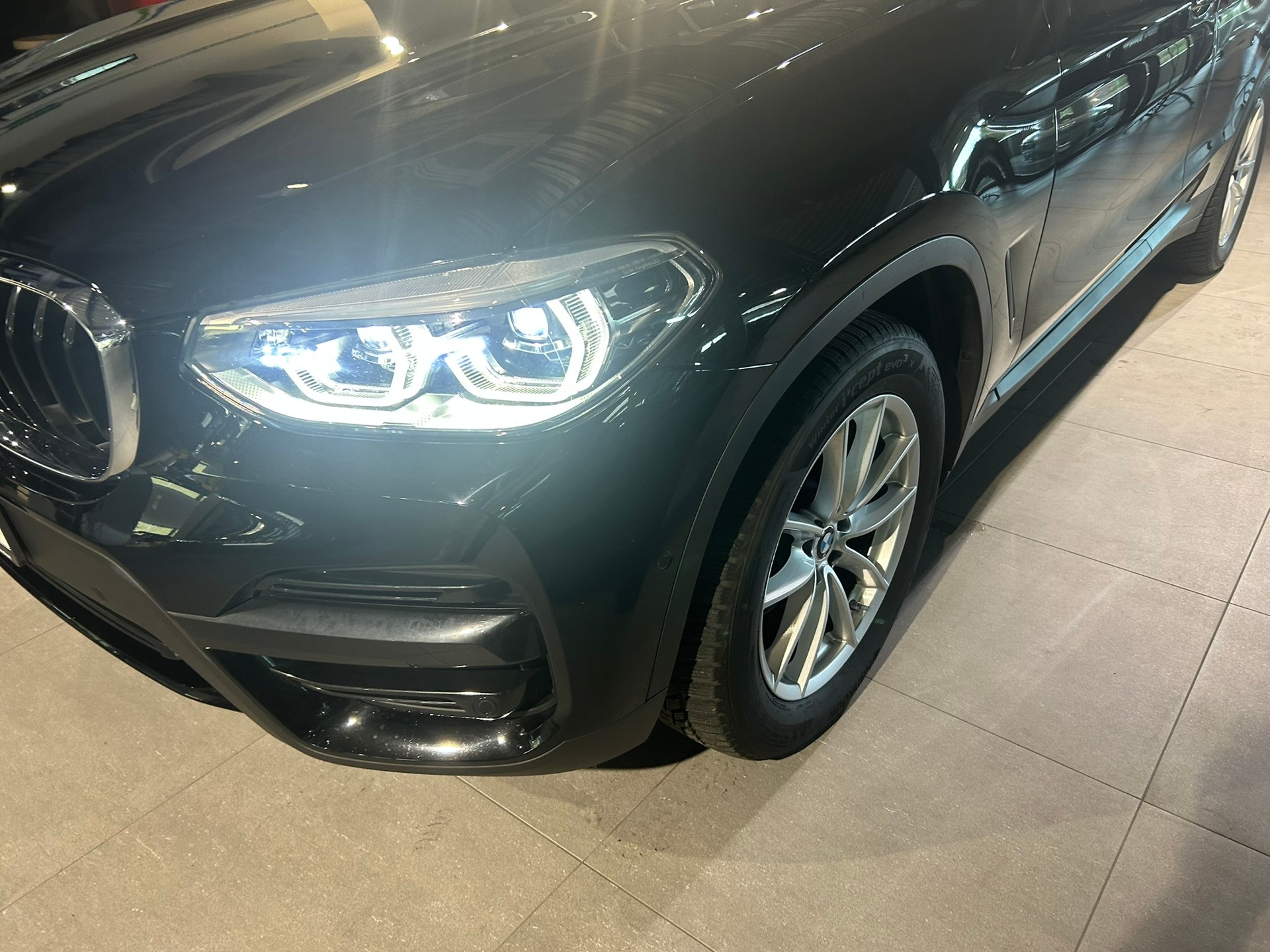 BMW X3 xDrive 20i Steptronic-image-18