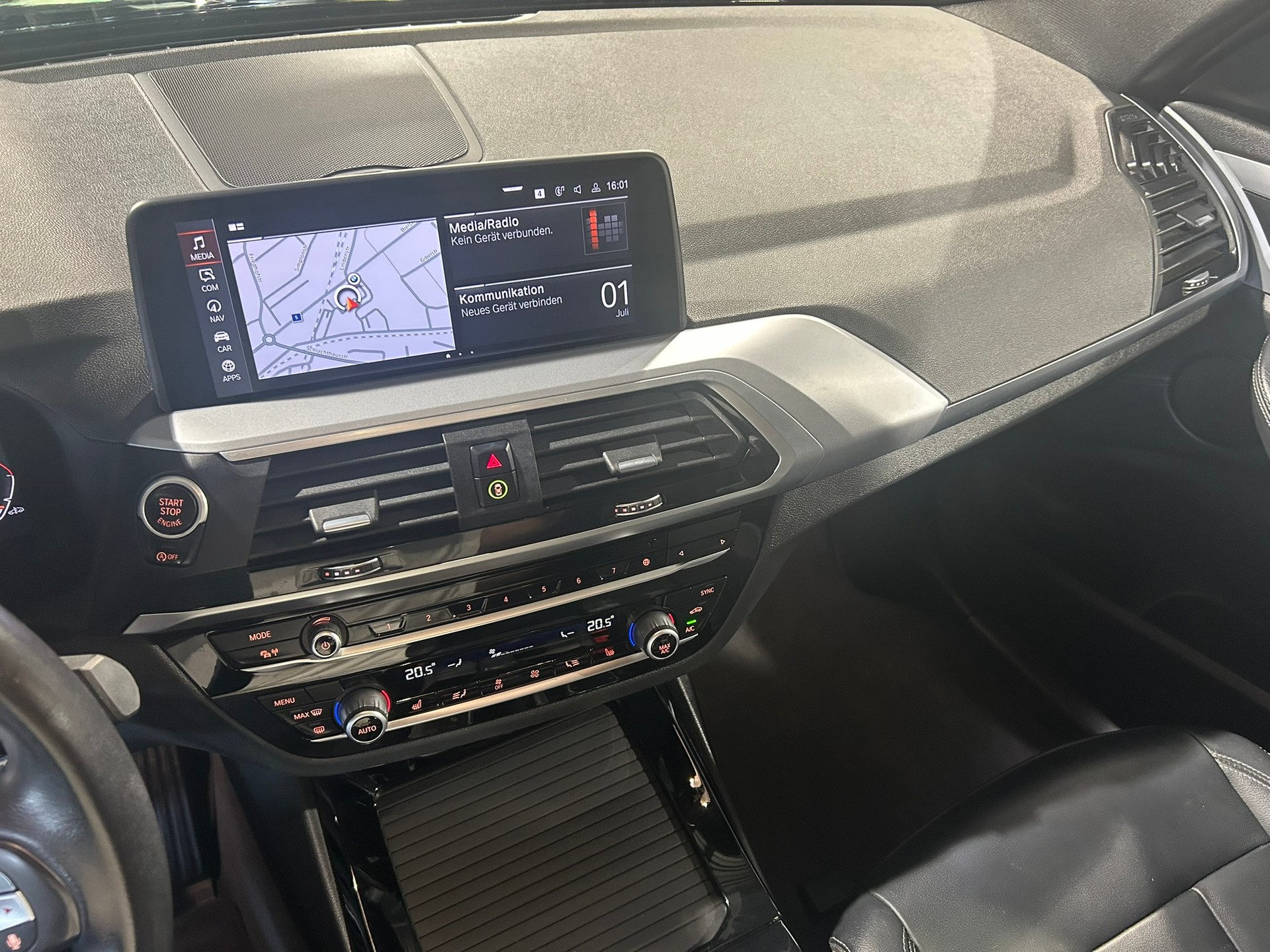 BMW X3 xDrive 20i Steptronic-image-28