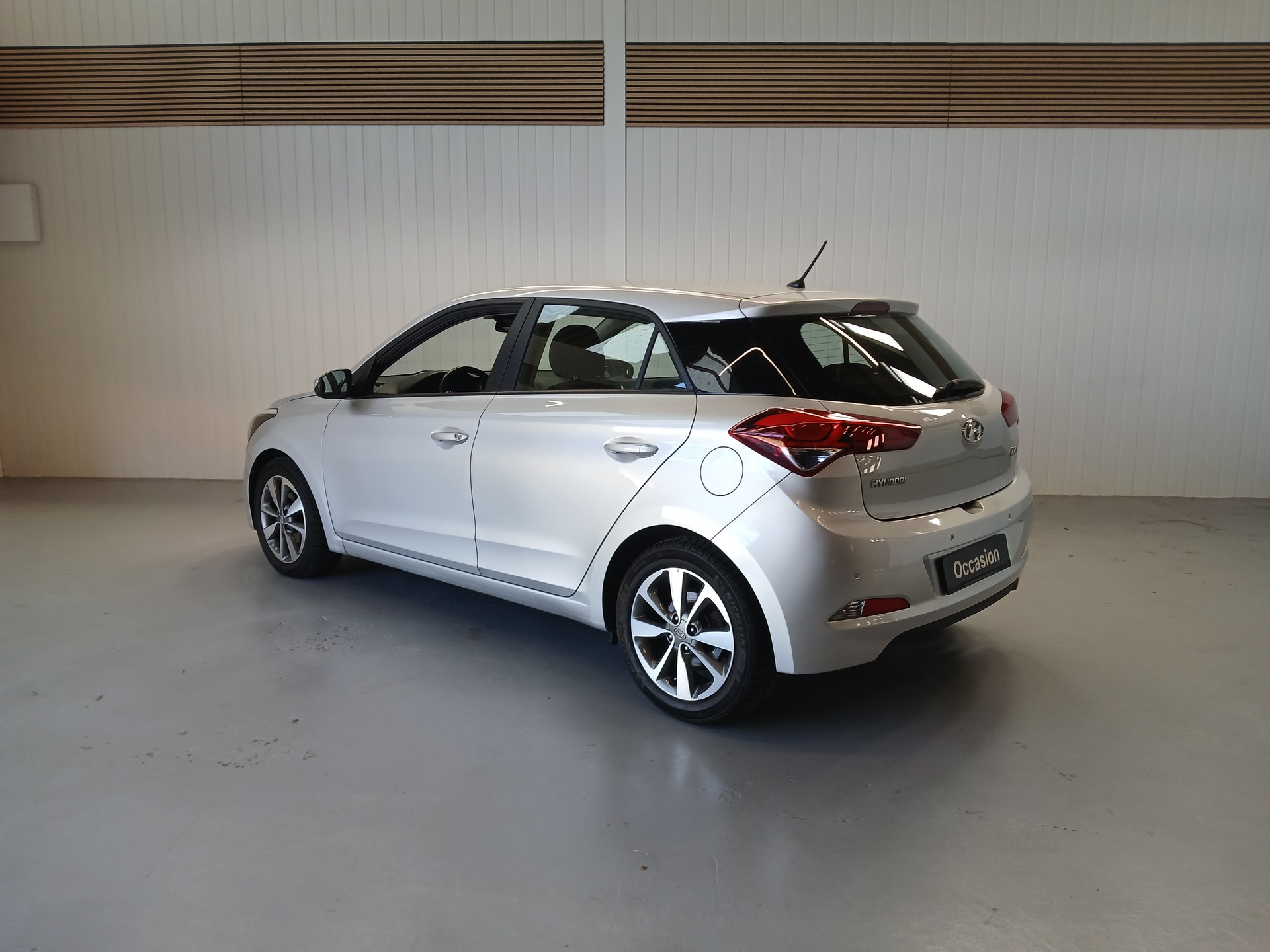 HYUNDAI i20 1.4 Plena Automatic-image-1