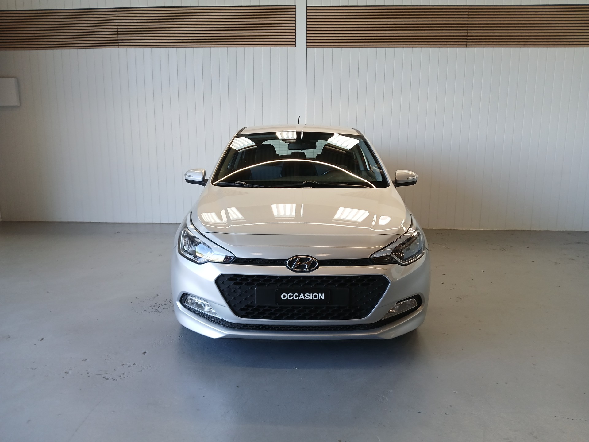 HYUNDAI i20 1.4 Plena Automatic-image-4