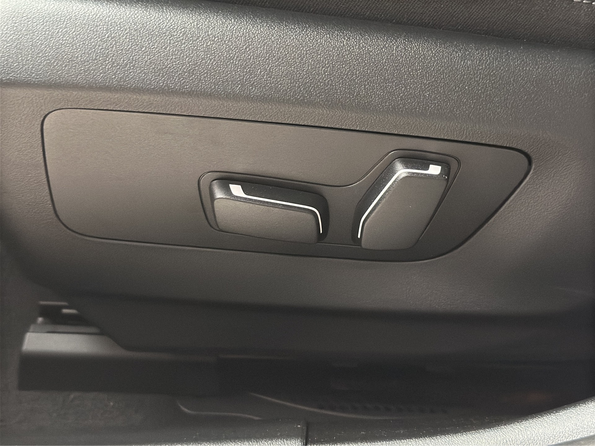 BMW 520i sDrive Touring M Sport Steptronic-image-9